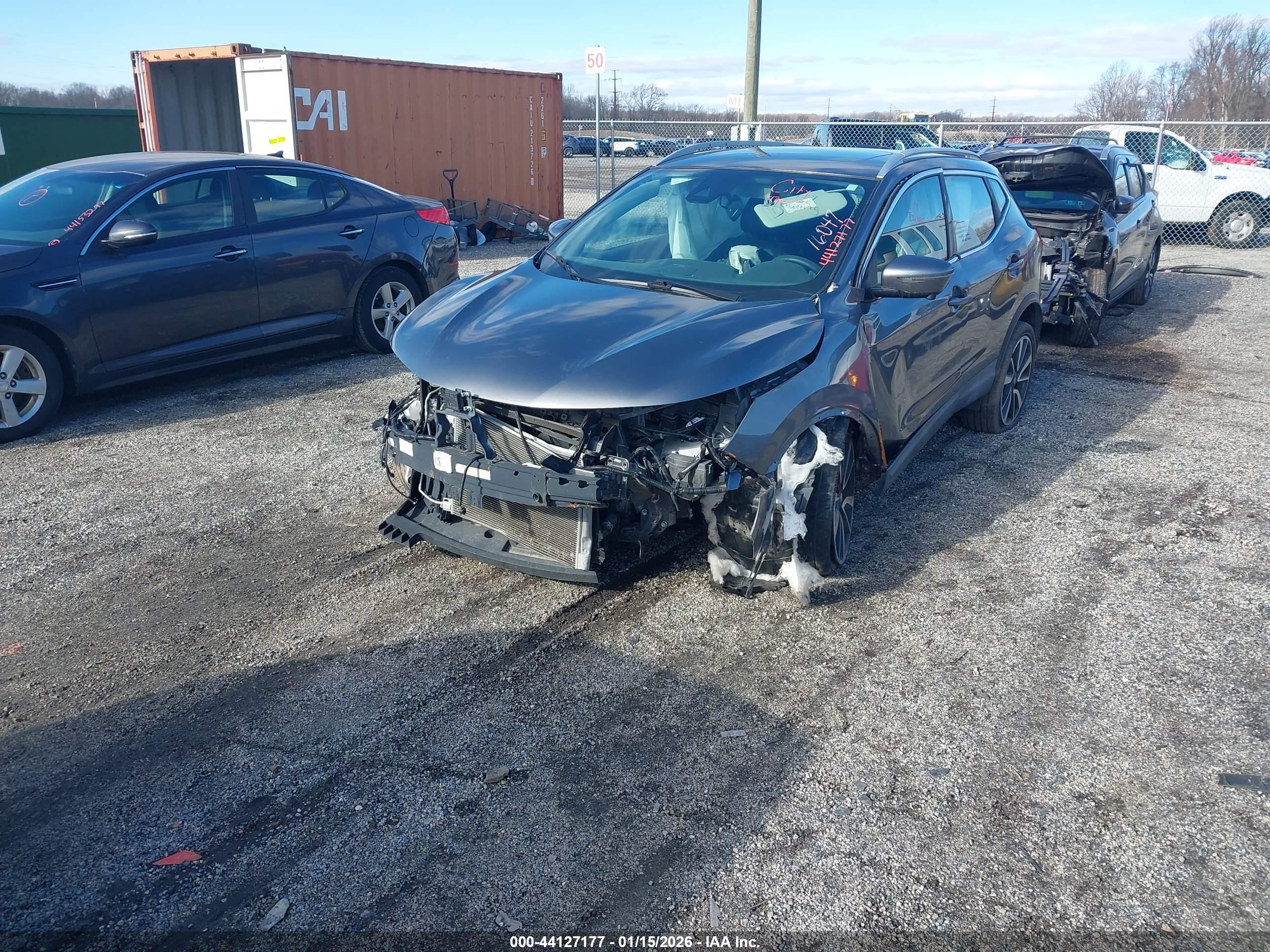 NISSAN ROGUE image 2