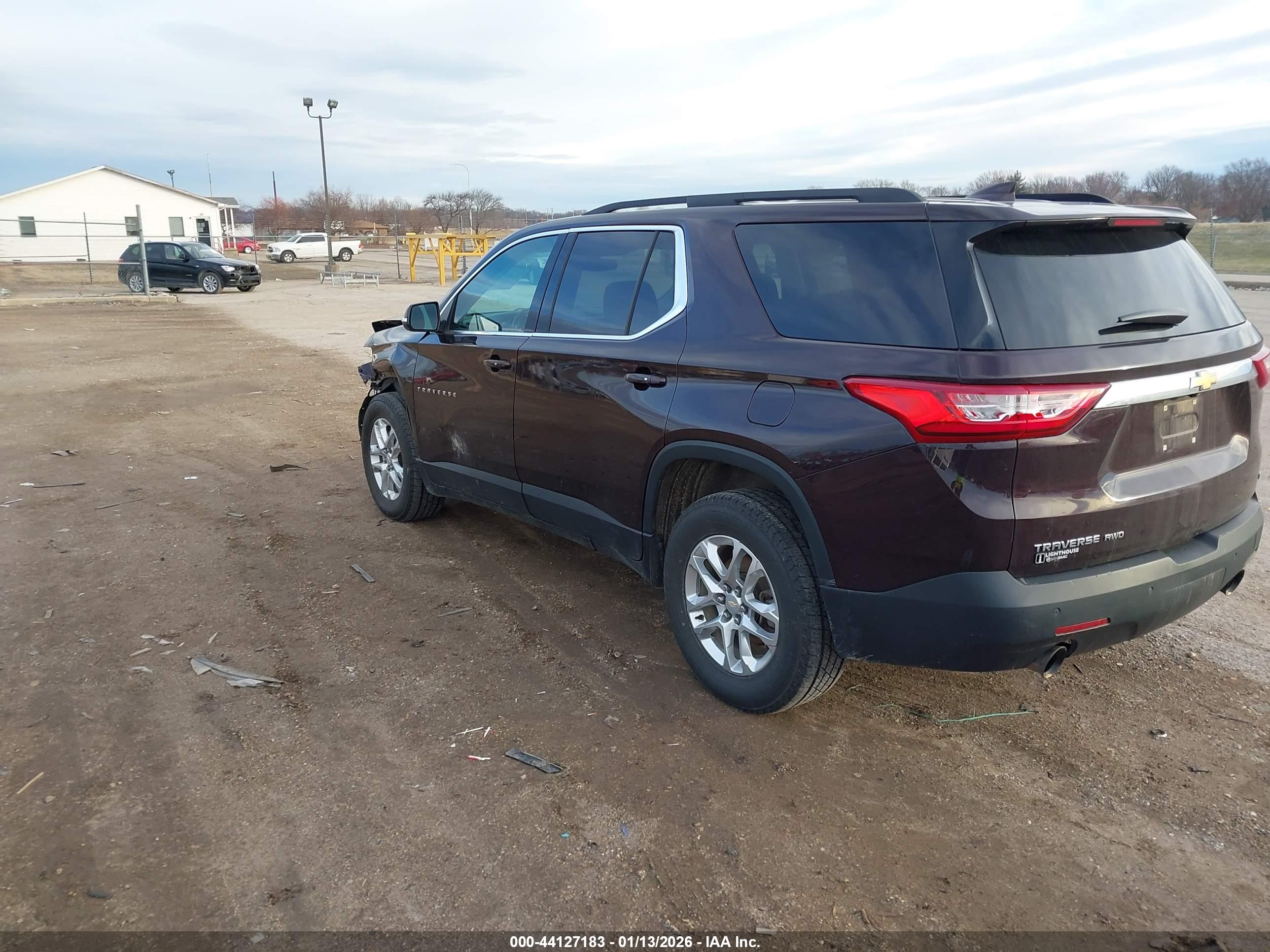 CHEVROLET TRAVERSE image 3