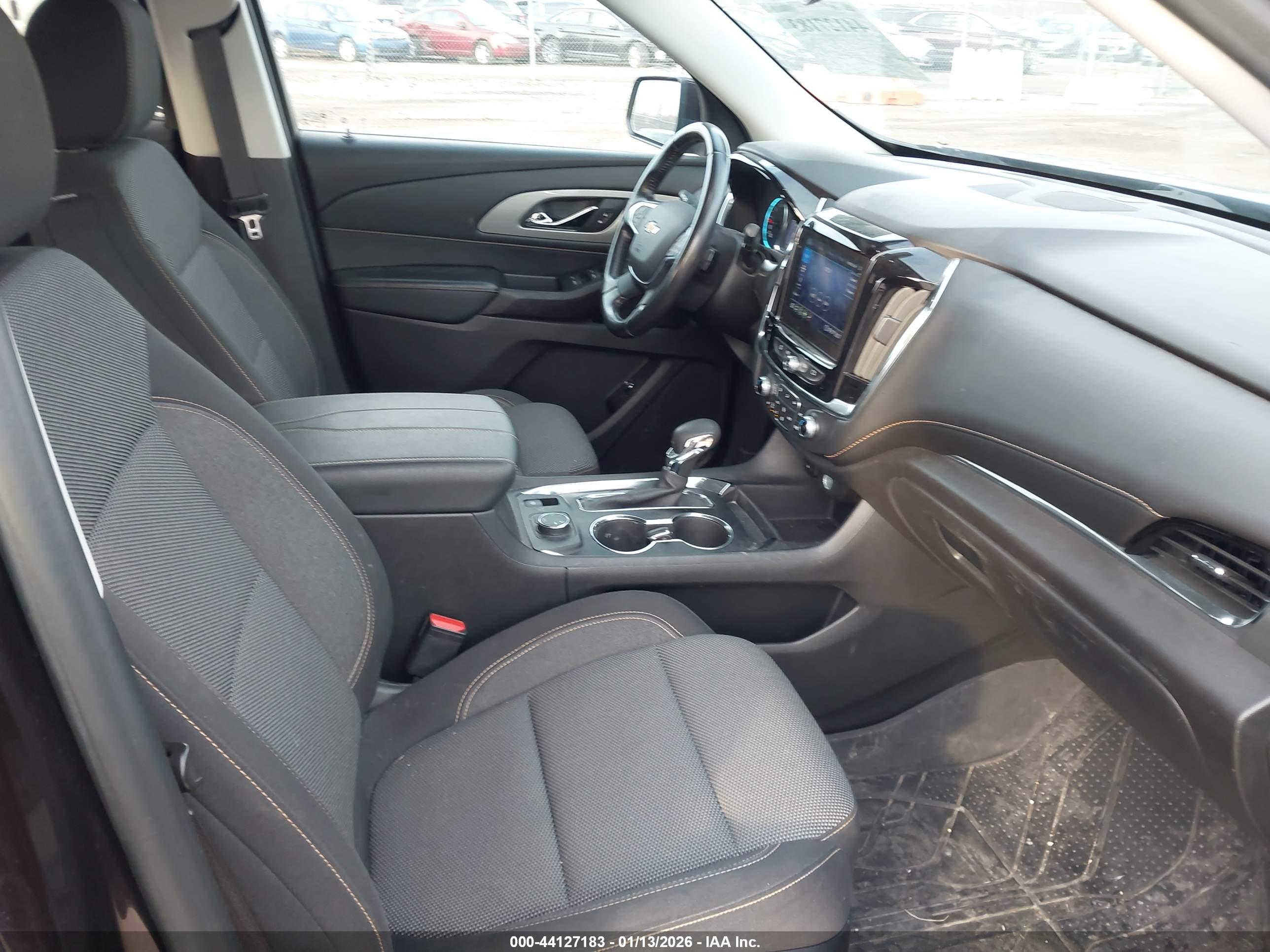 CHEVROLET TRAVERSE image 5