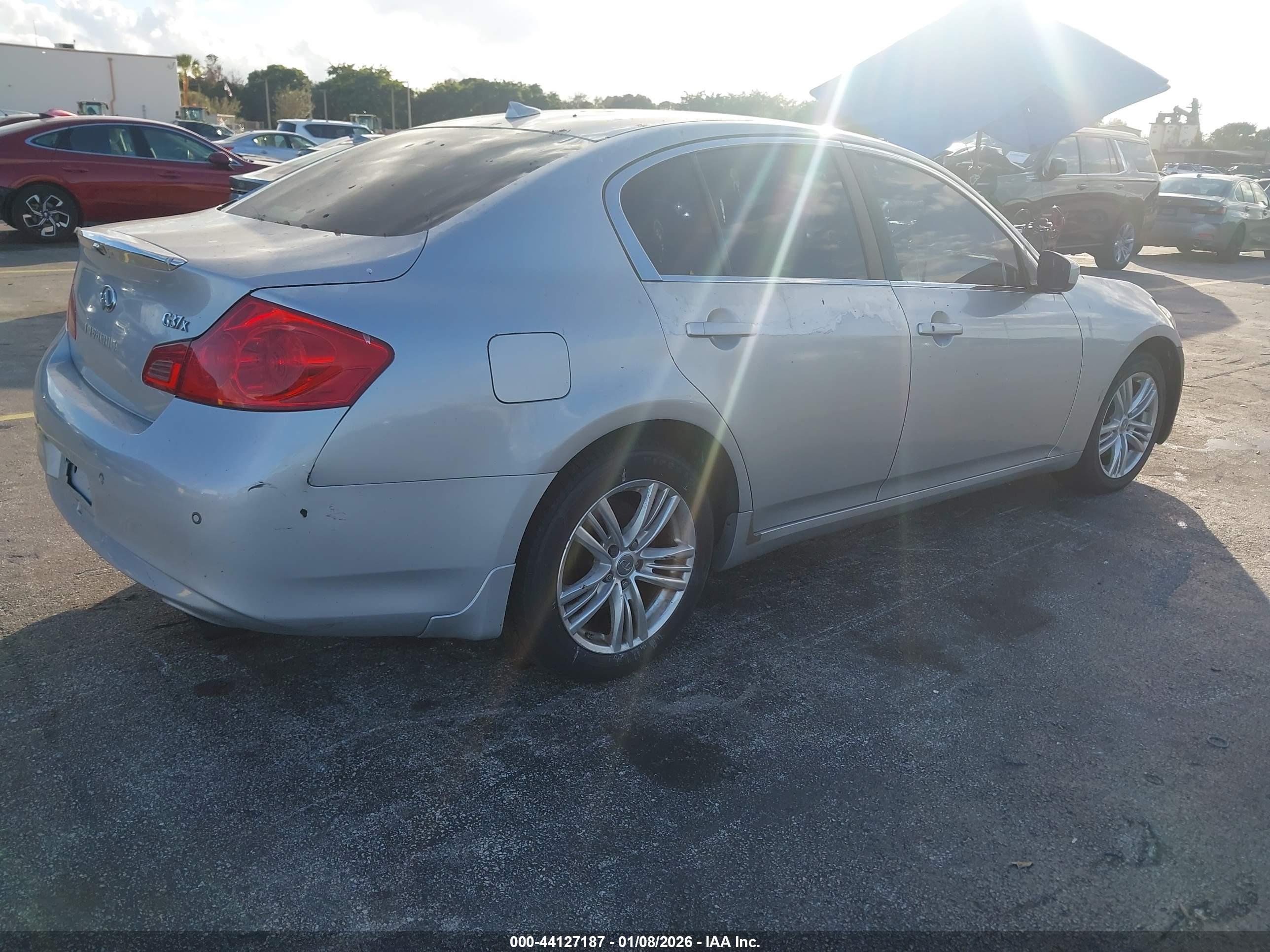 INFINITI G37X image 4