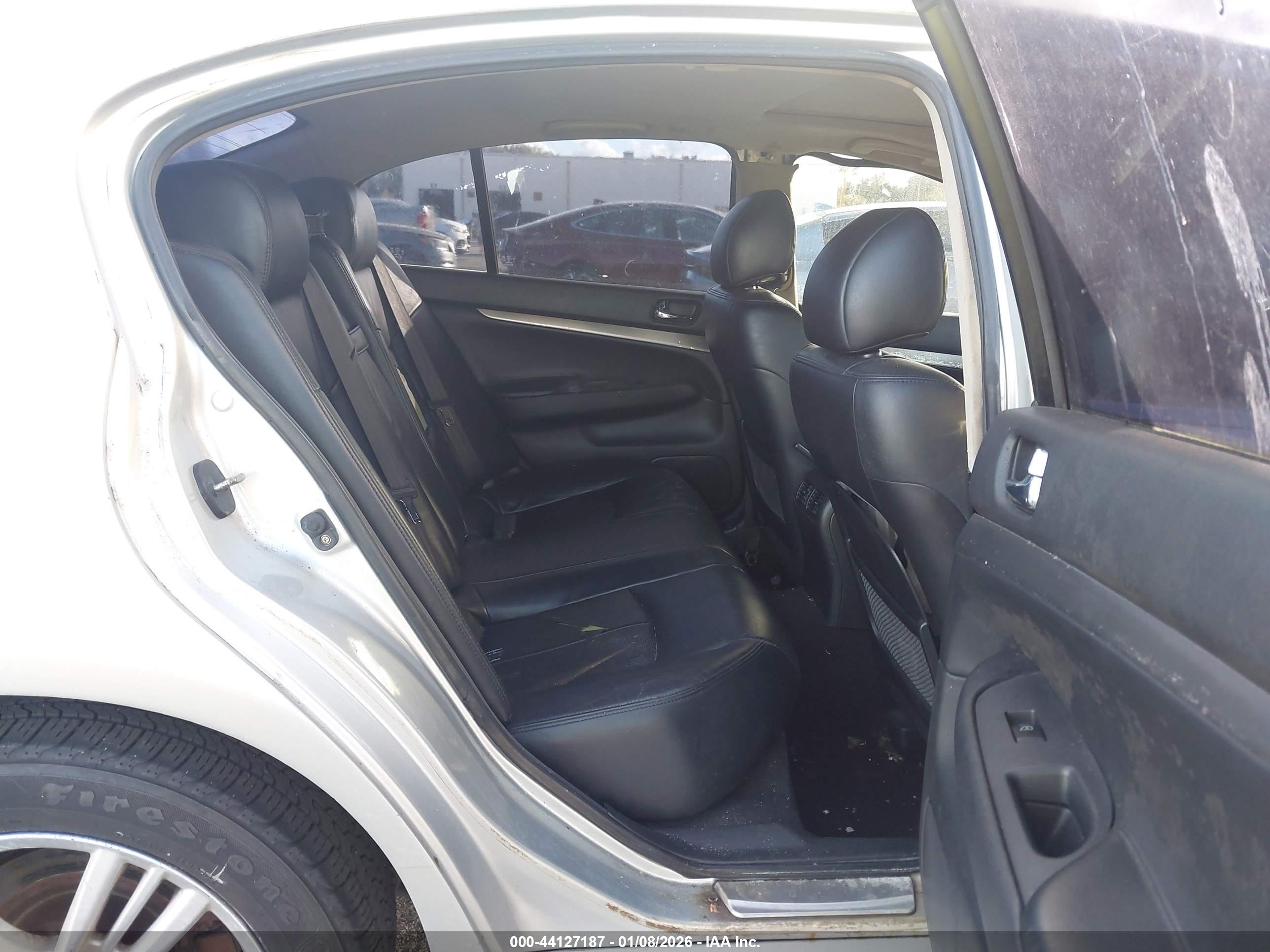 INFINITI G37X image 8