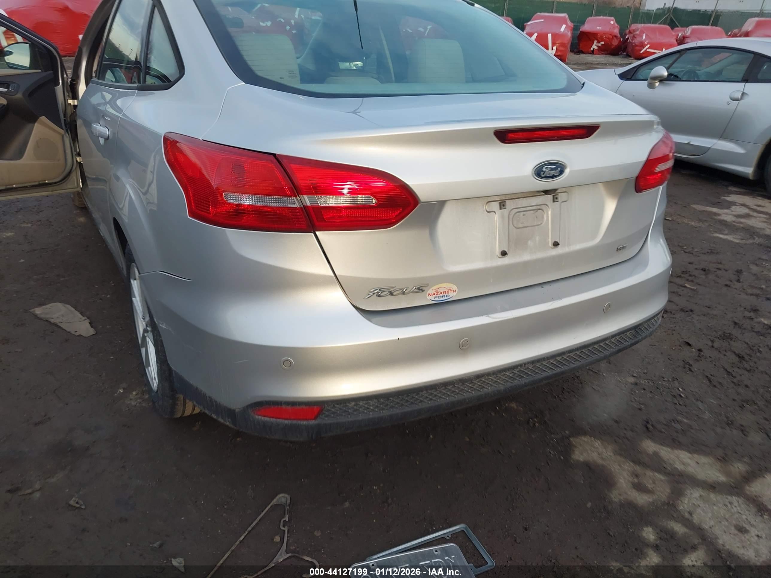FORD FOCUS image 6