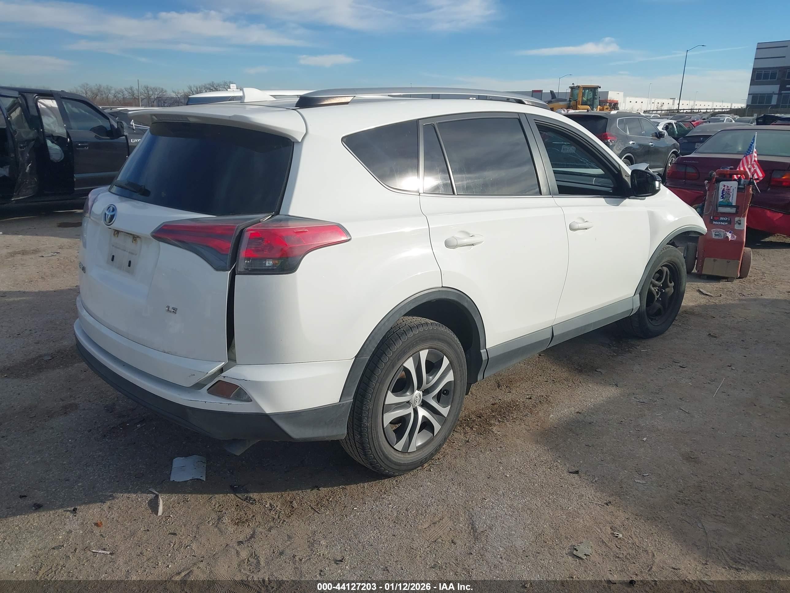 TOYOTA RAV4 image 4