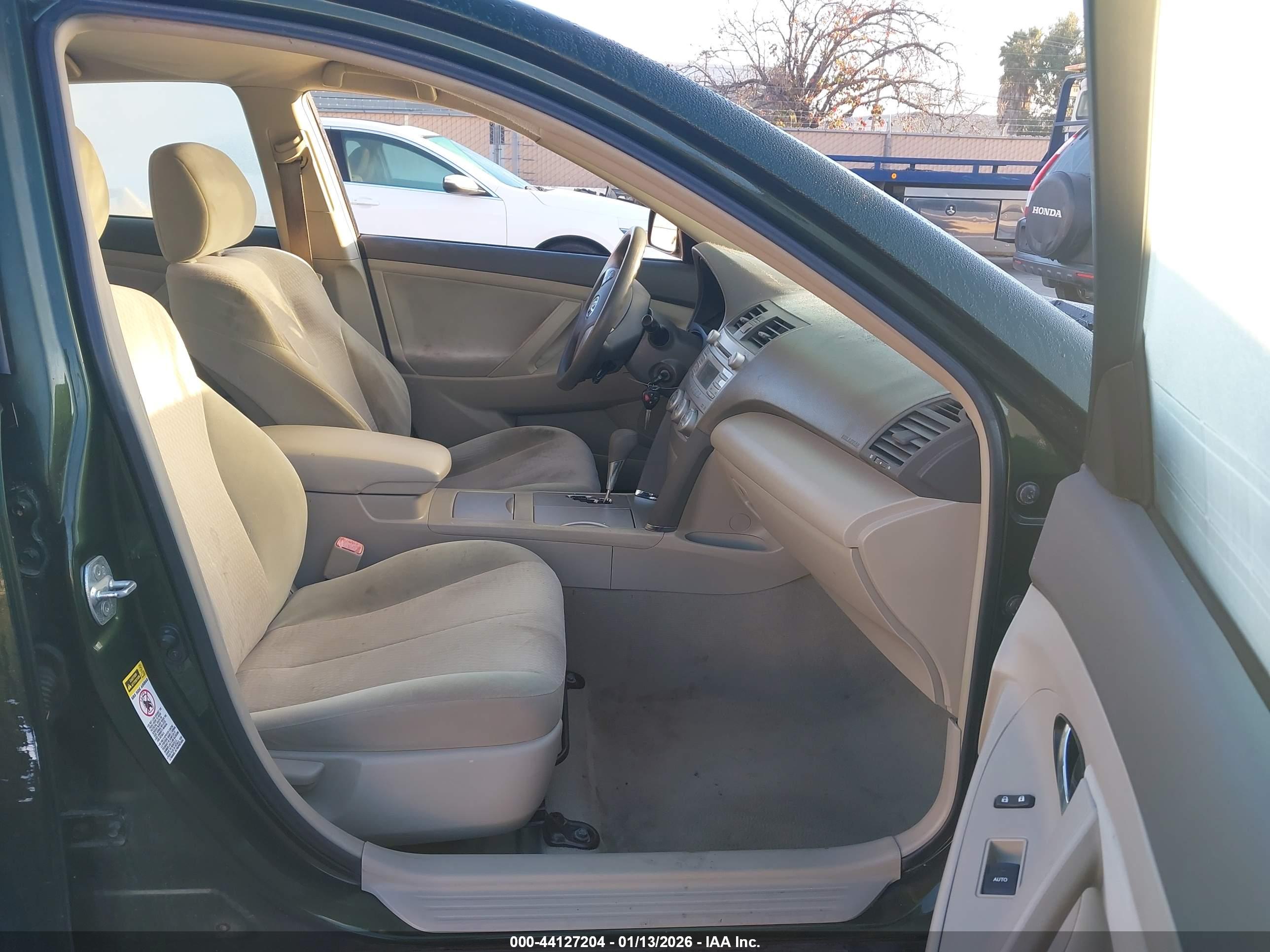 TOYOTA CAMRY image 5