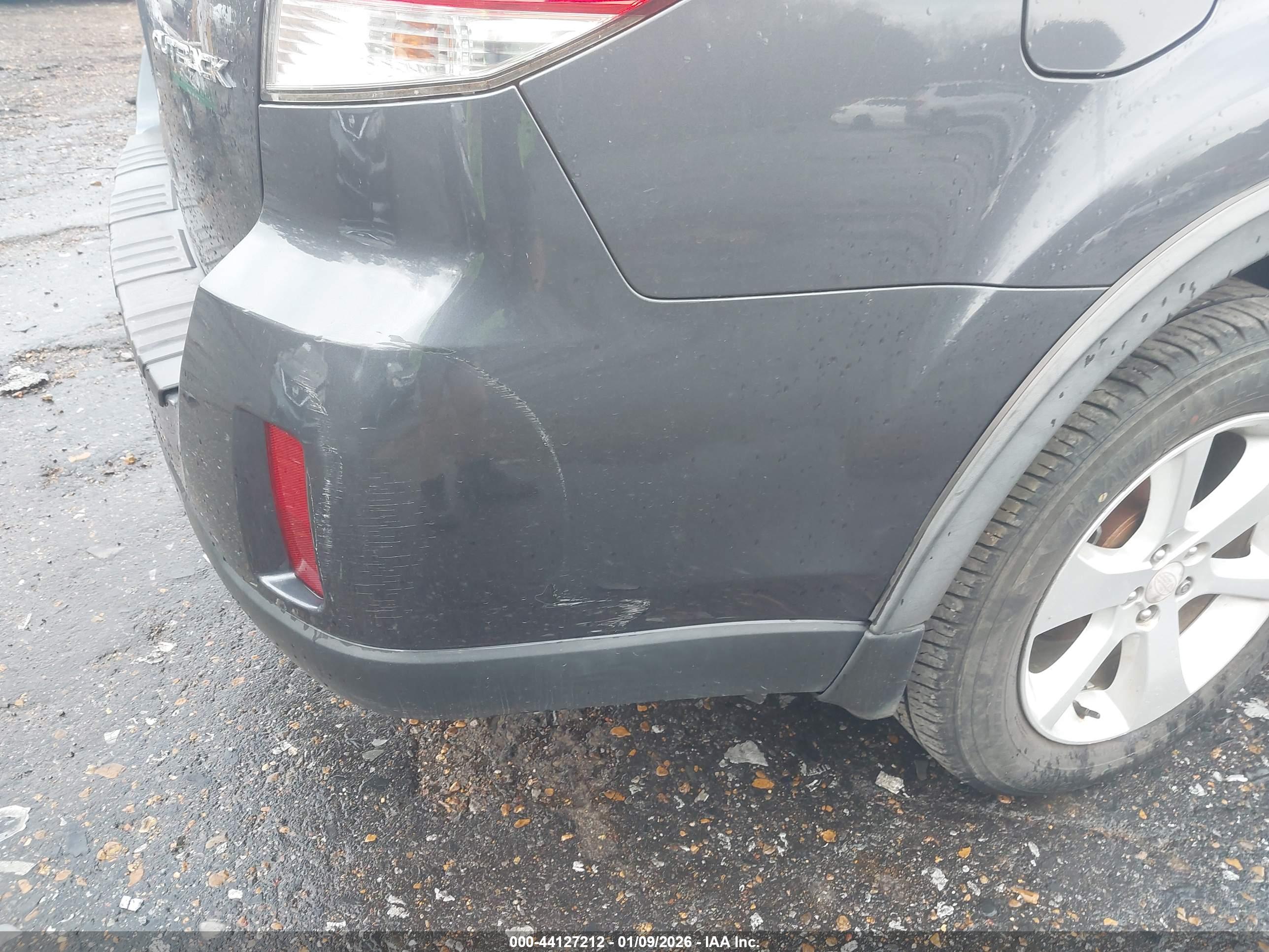 SUBARU OUTBACK image 6