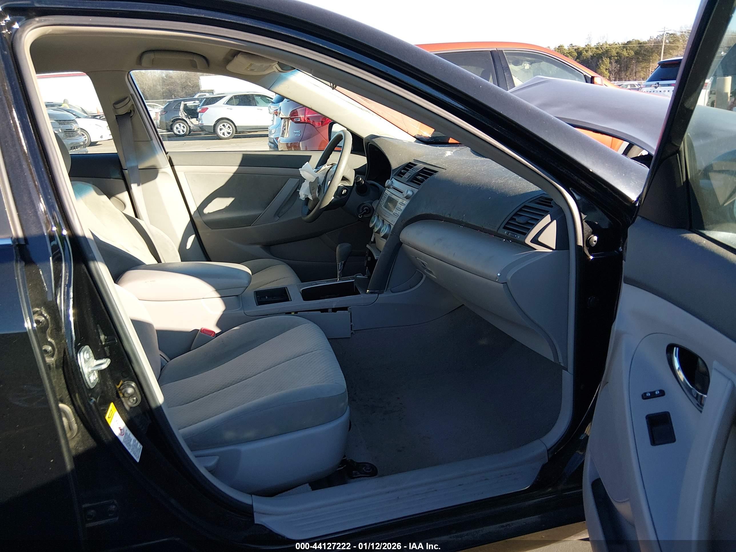 TOYOTA CAMRY image 5