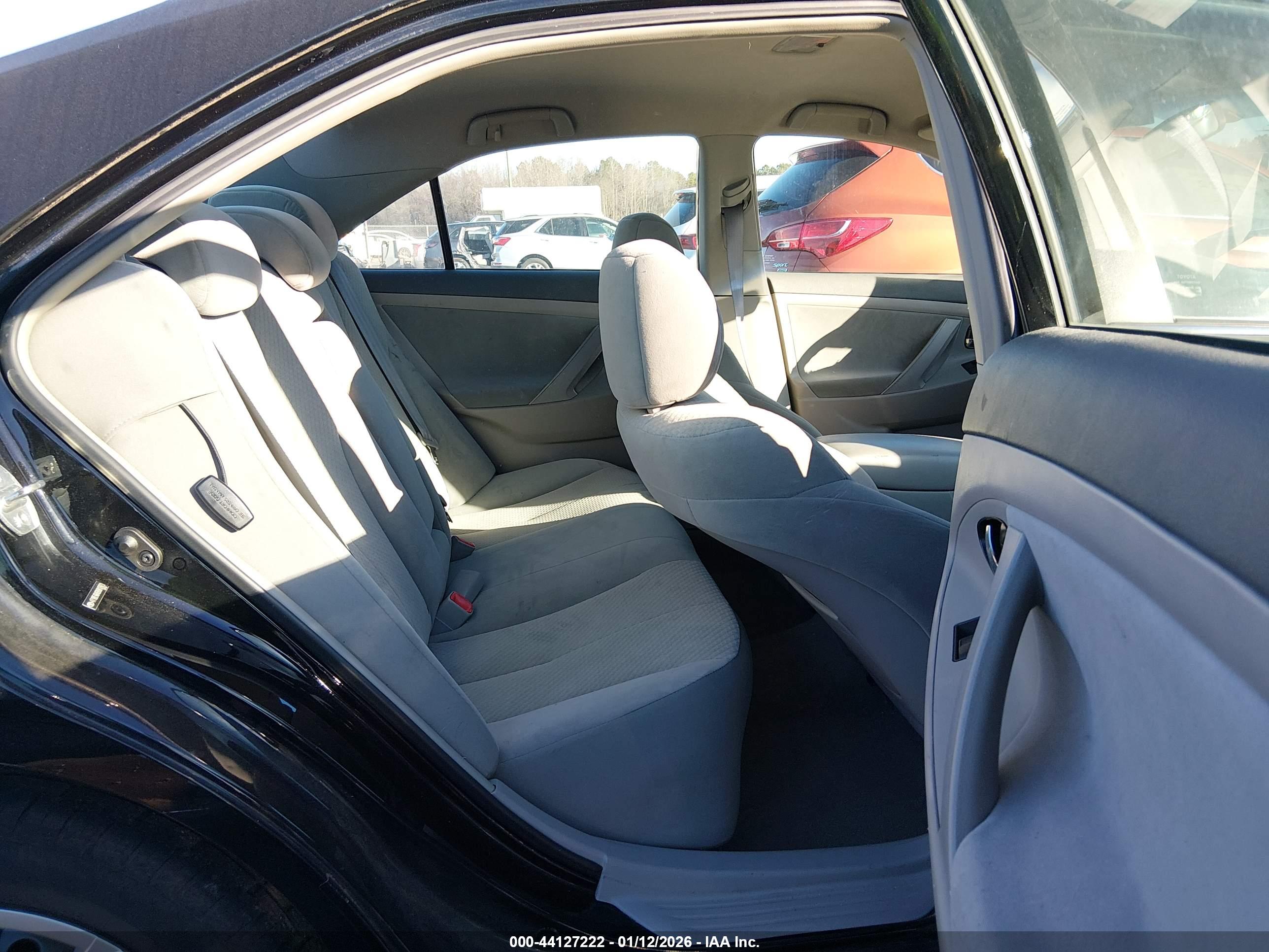 TOYOTA CAMRY image 8