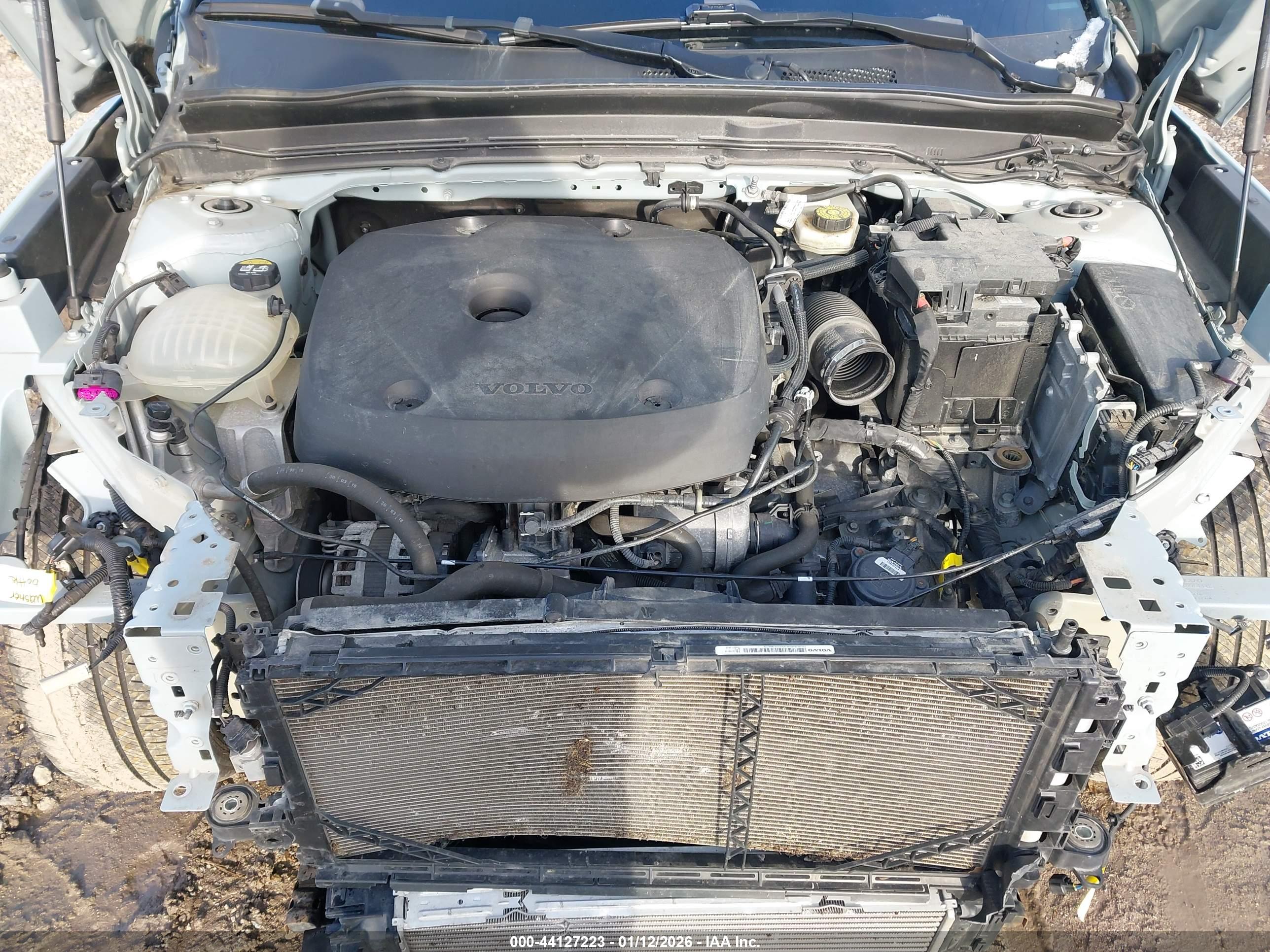 VOLVO XC40 image 10