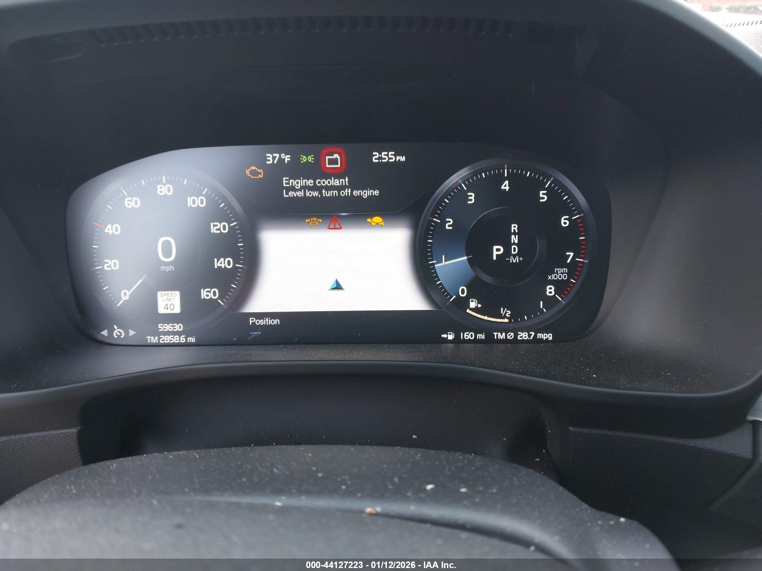 VOLVO XC40 image 7