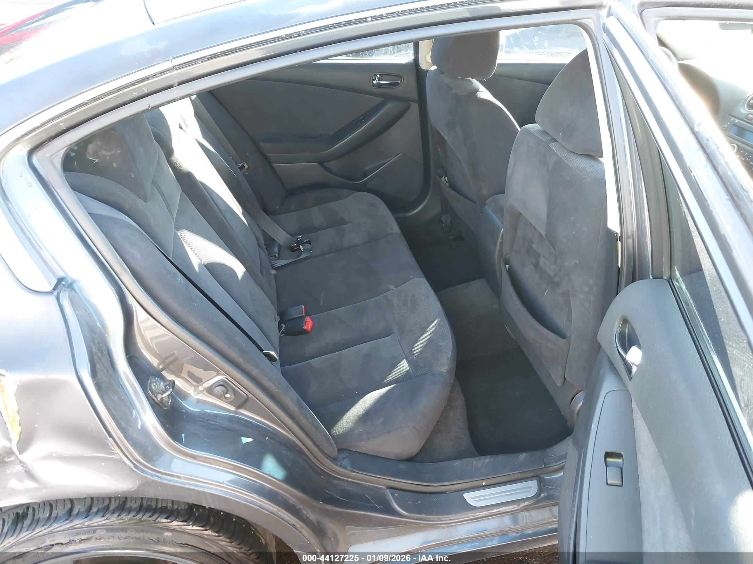NISSAN ALTIMA image 8