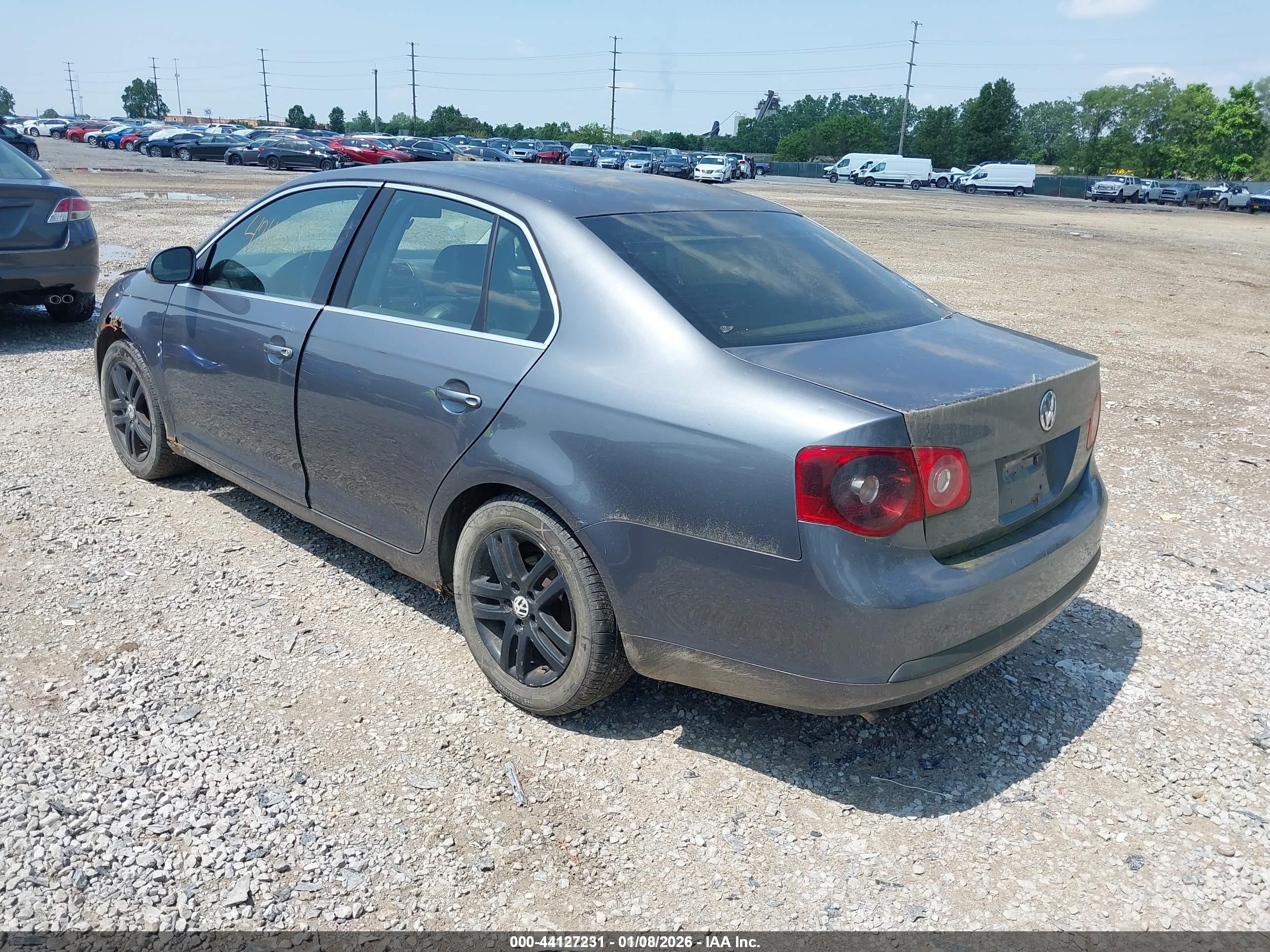VOLKSWAGEN JETTA image 3