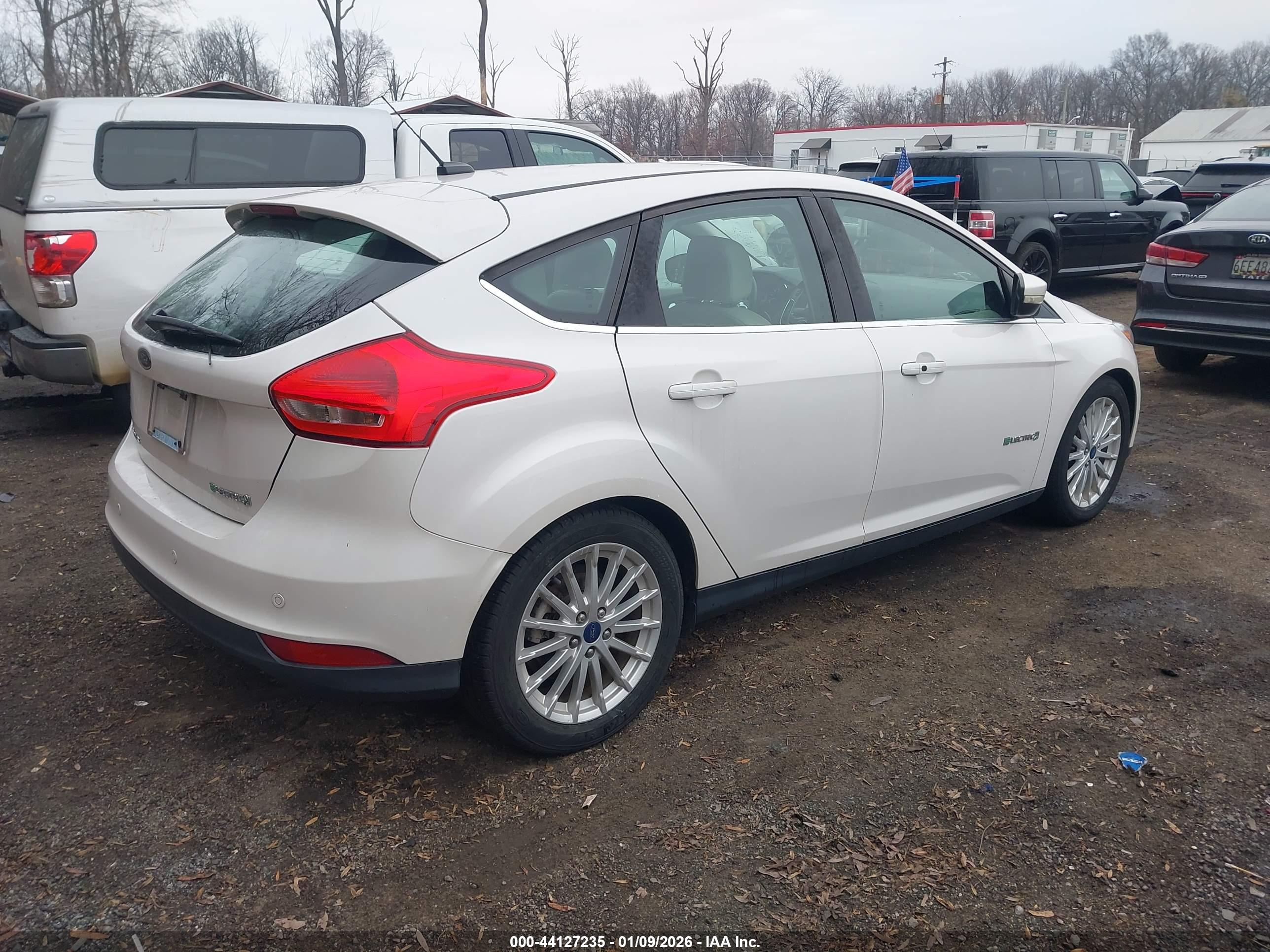 FORD FOCUS image 4