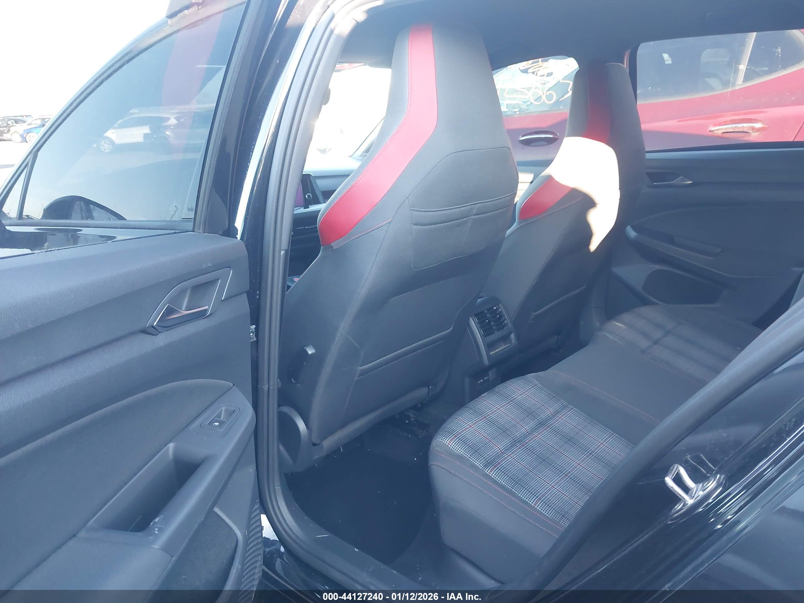 VOLKSWAGEN GOLF image 8