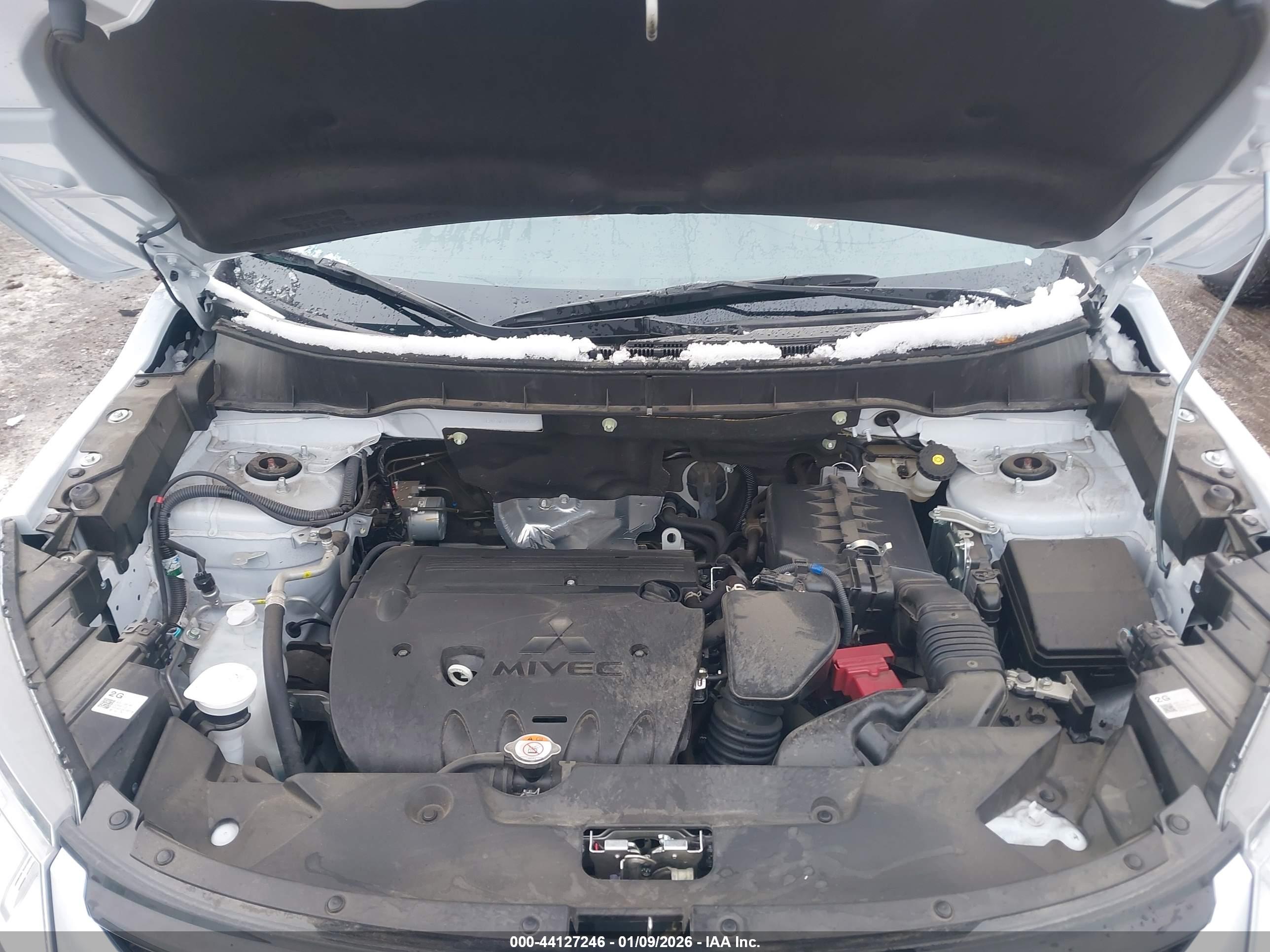 MITSUBISHI OUTLANDER image 10