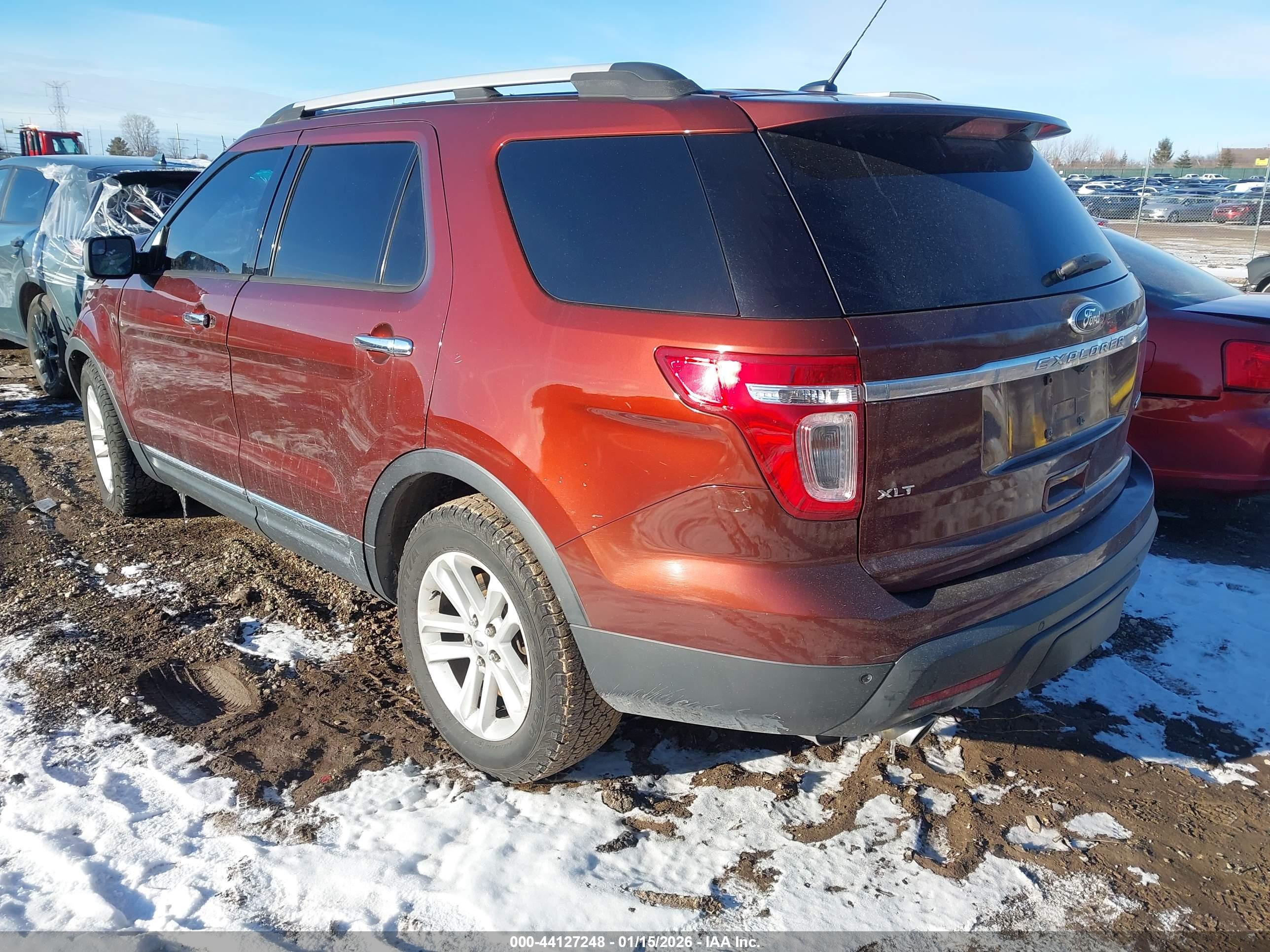 FORD EXPLORER image 3