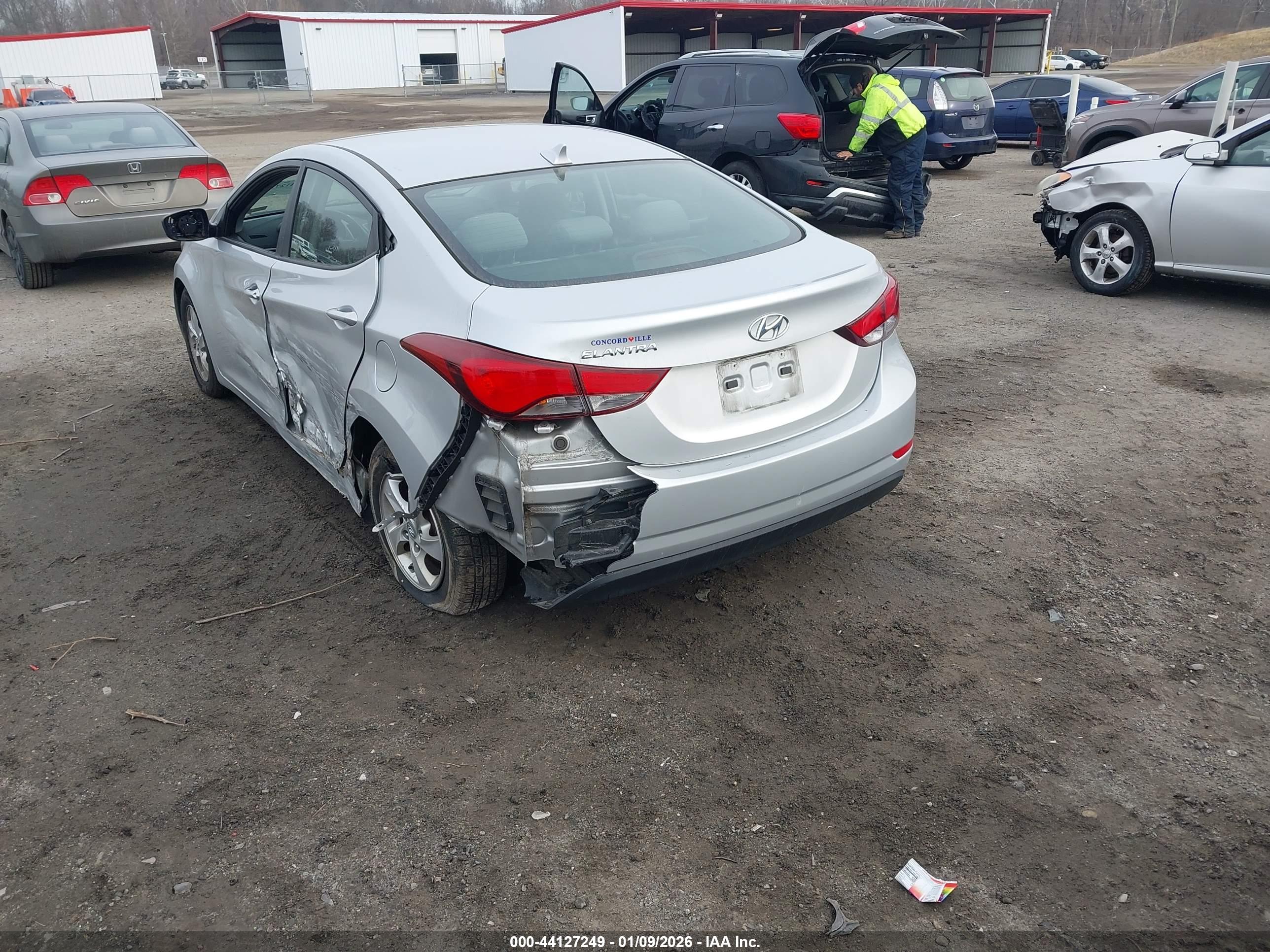 HYUNDAI ELANTRA image 3
