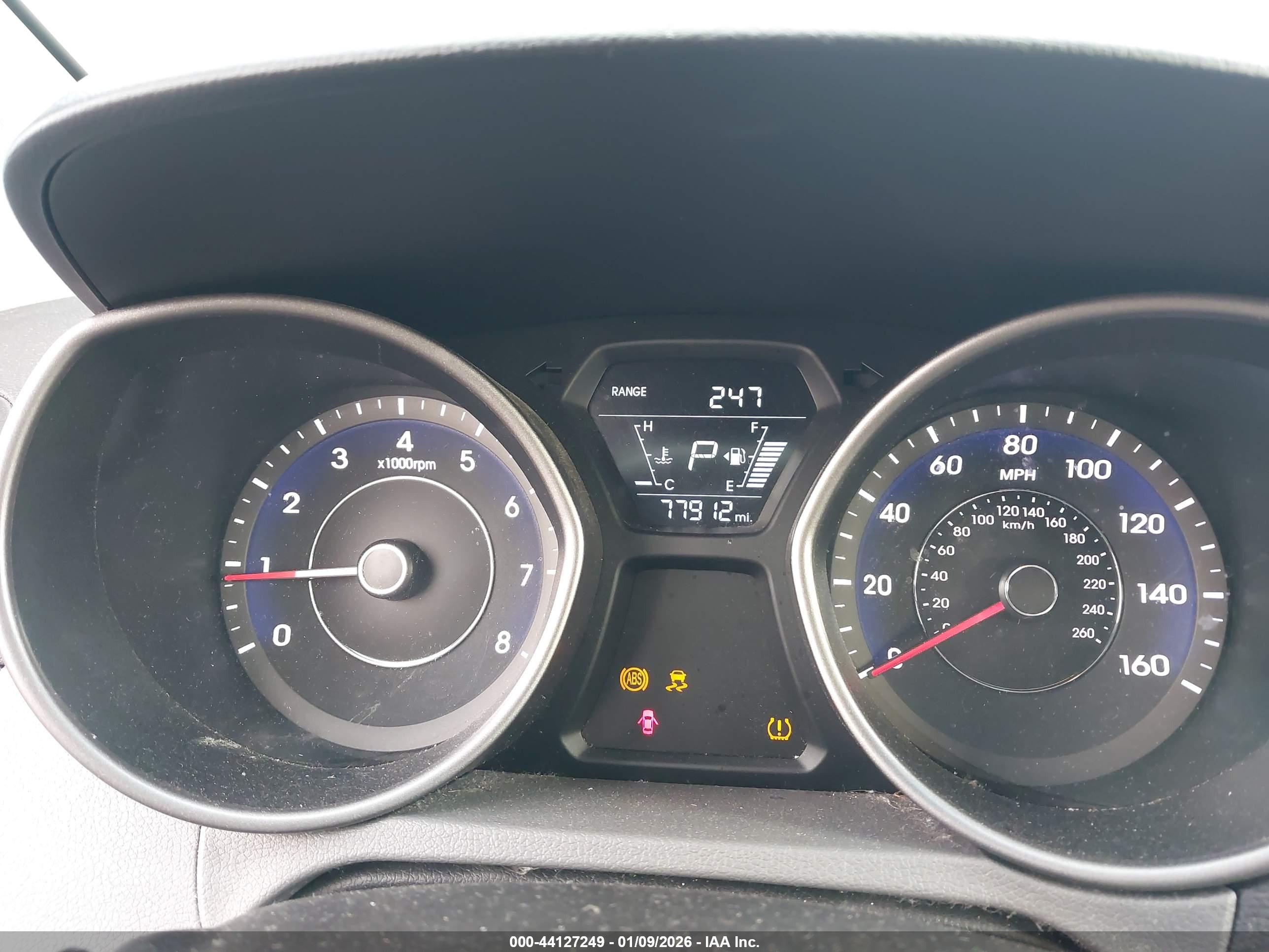 HYUNDAI ELANTRA image 7