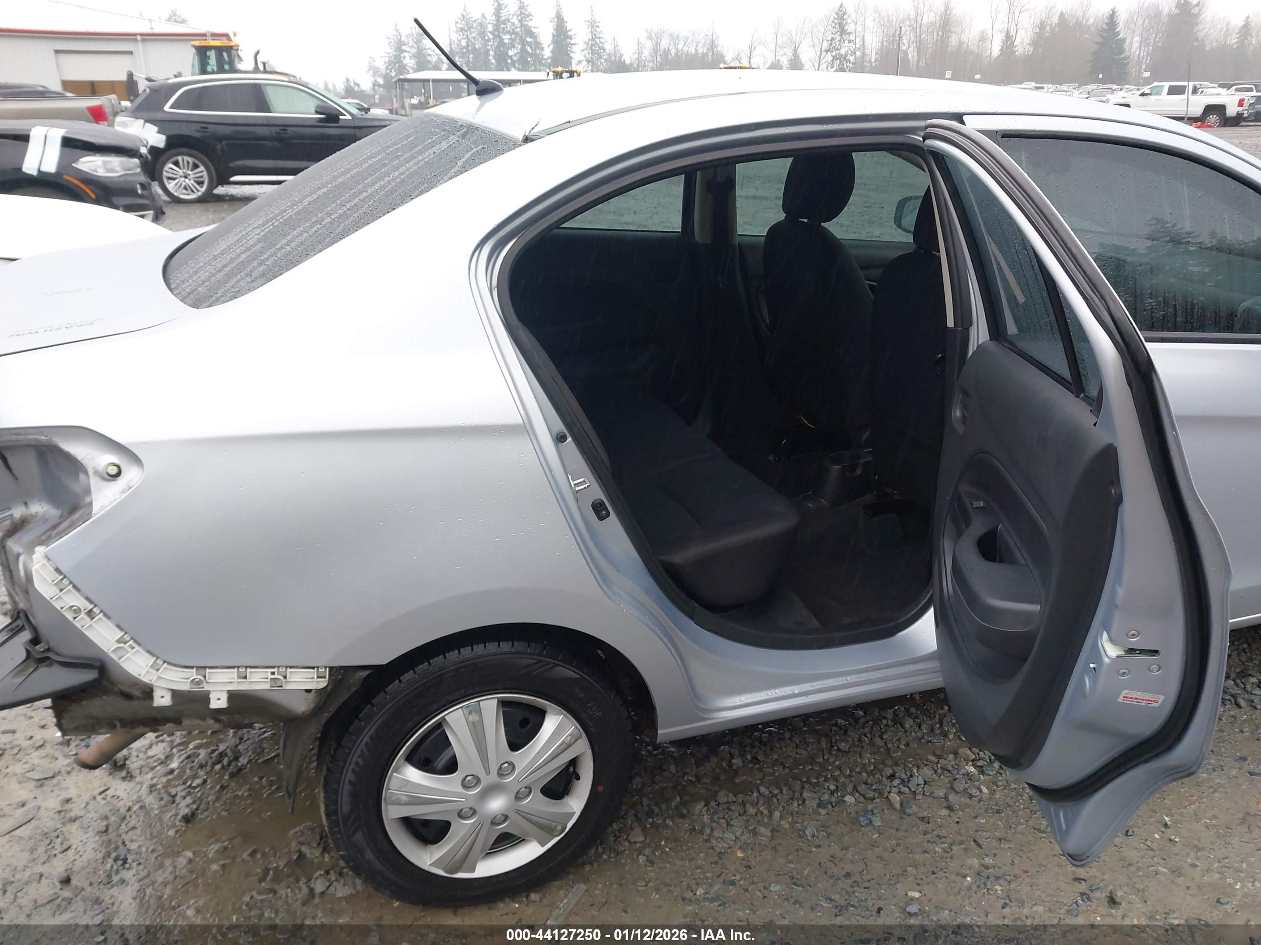 MITSUBISHI MIRAGE image 8