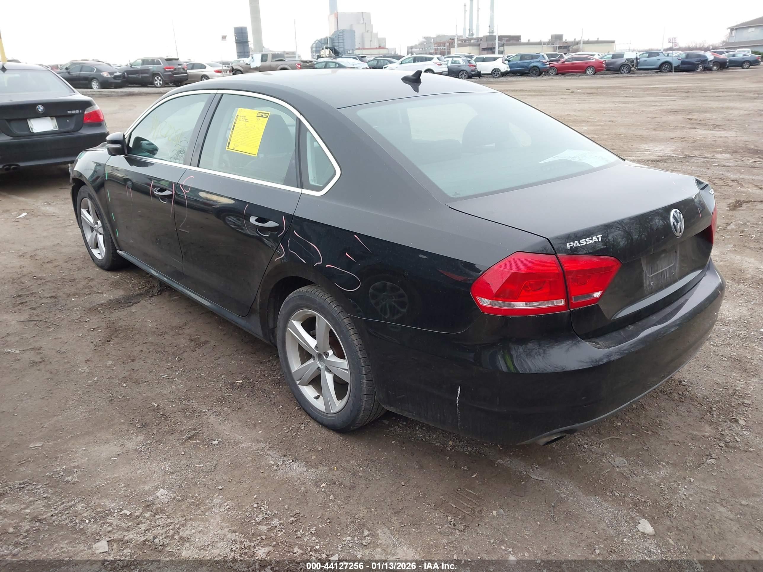 VOLKSWAGEN PASSAT image 3