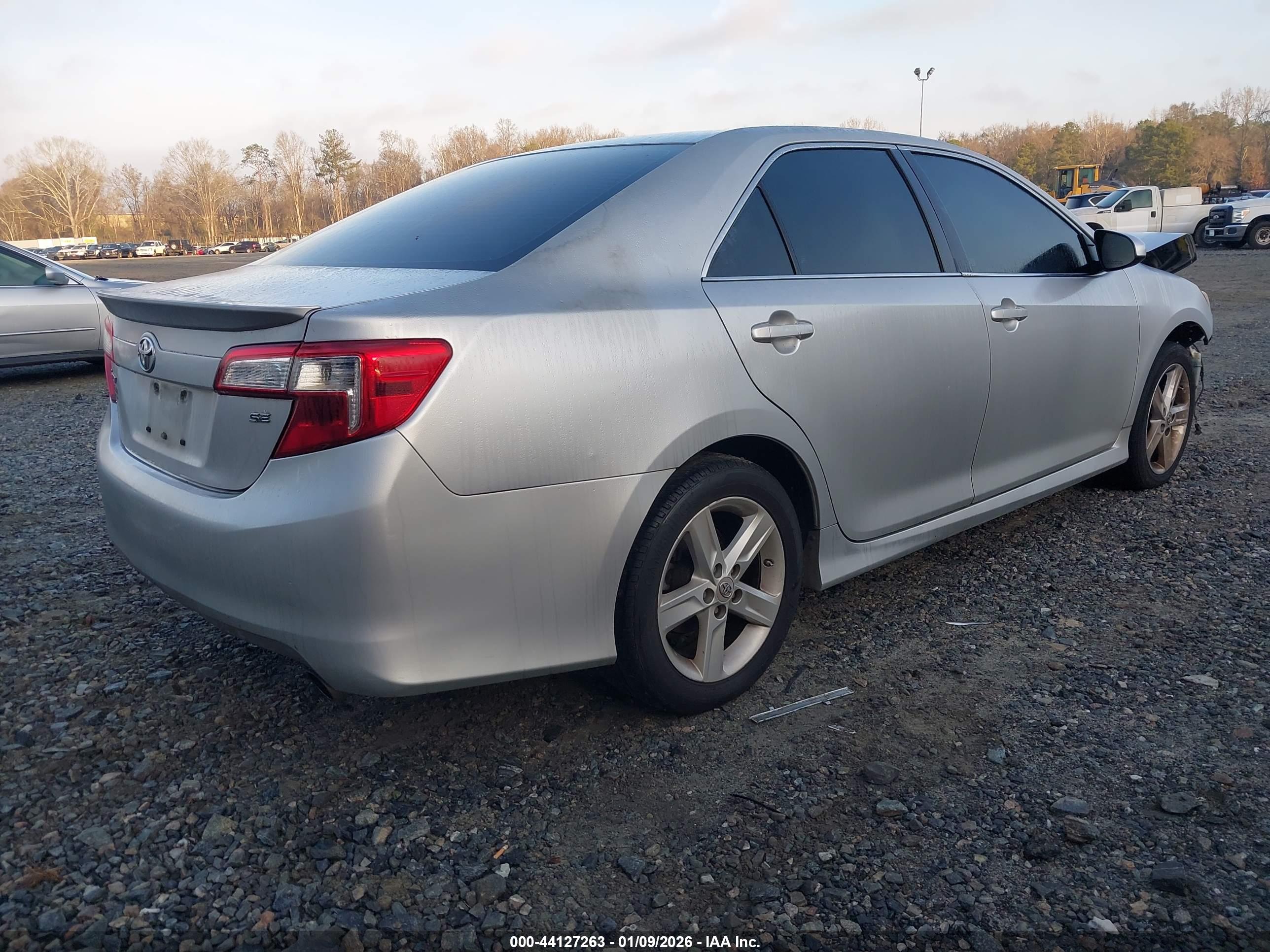 TOYOTA CAMRY image 4