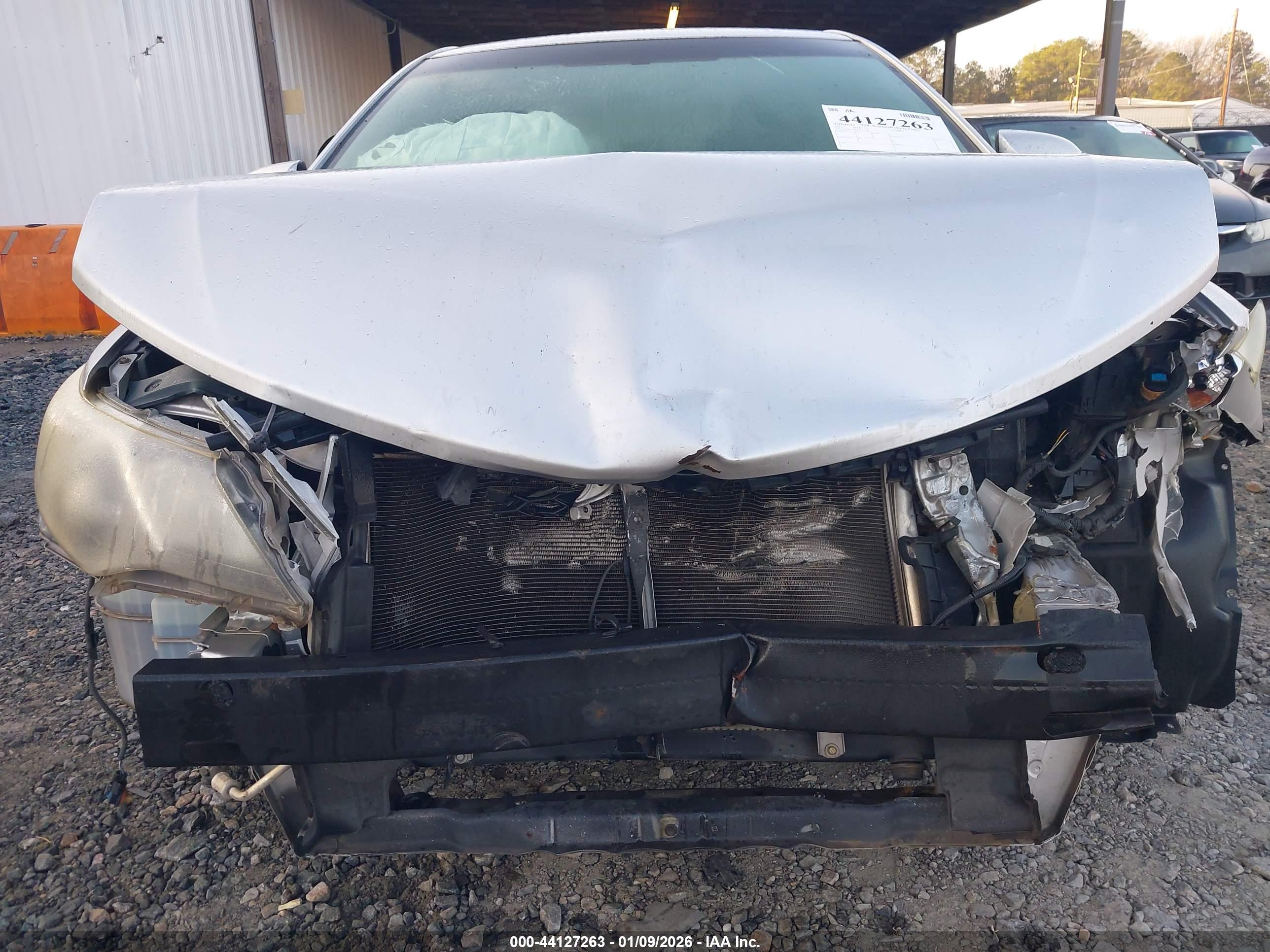 TOYOTA CAMRY image 6
