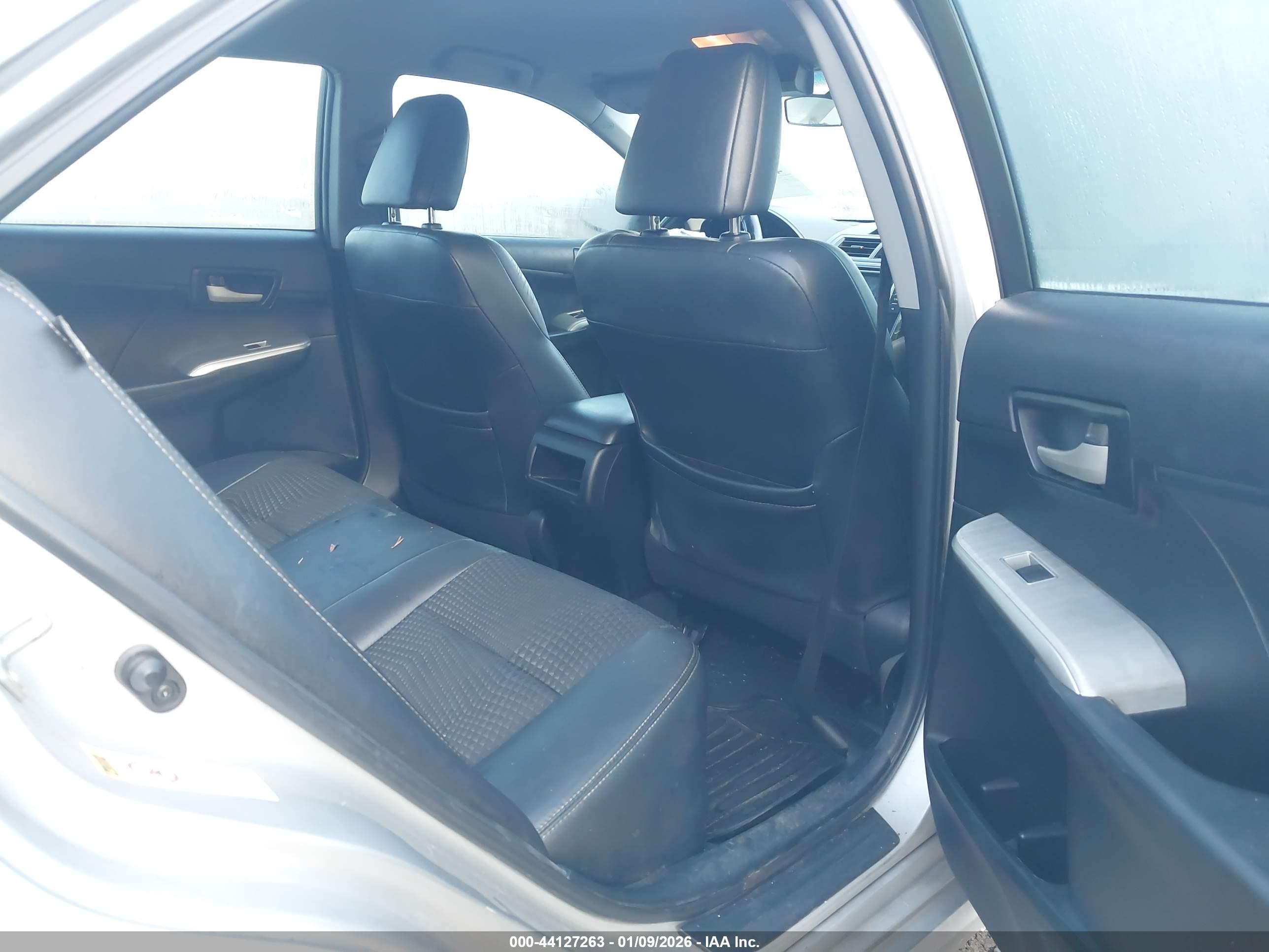 TOYOTA CAMRY image 8