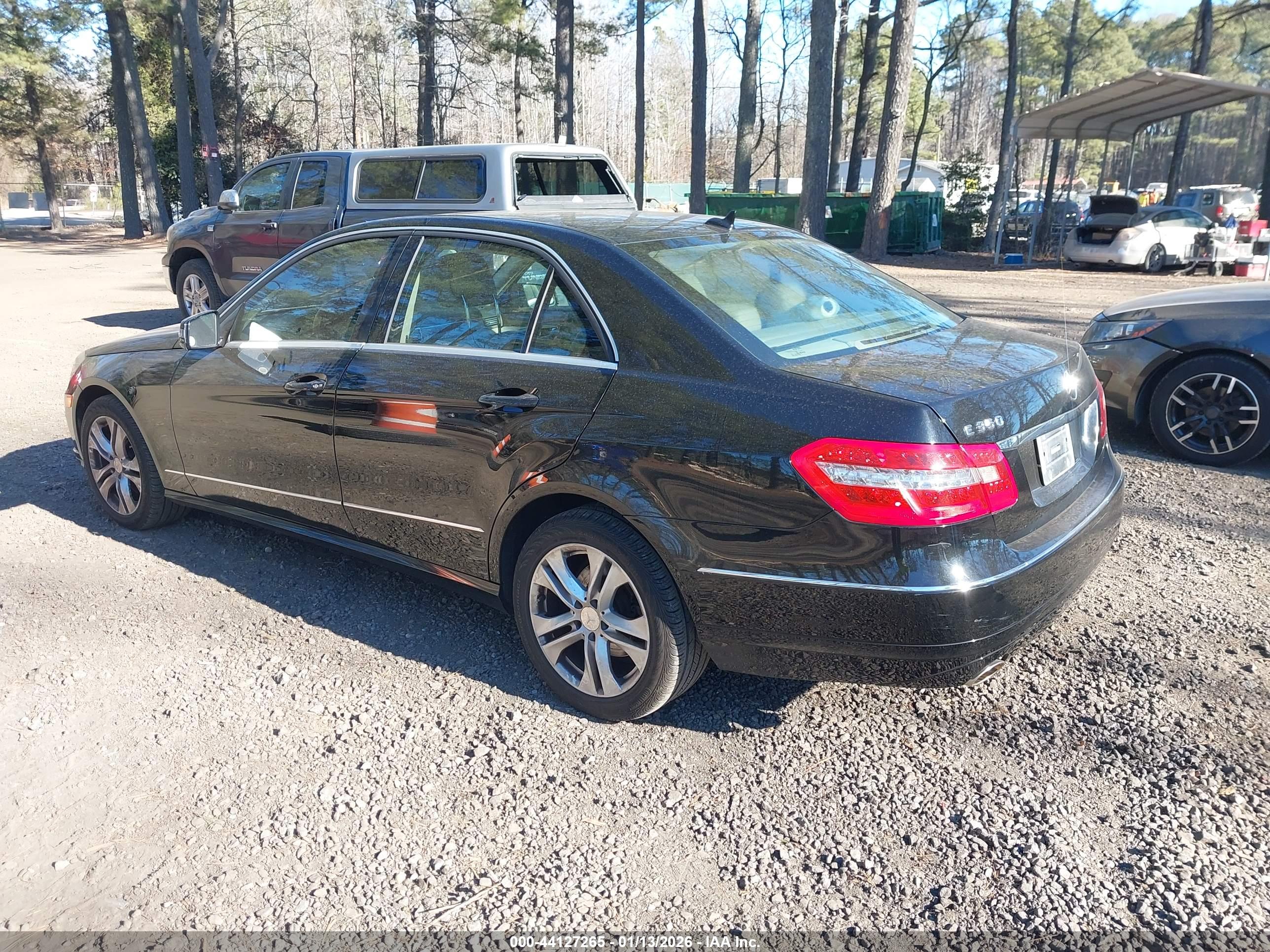 MERCEDES-BENZ E image 3