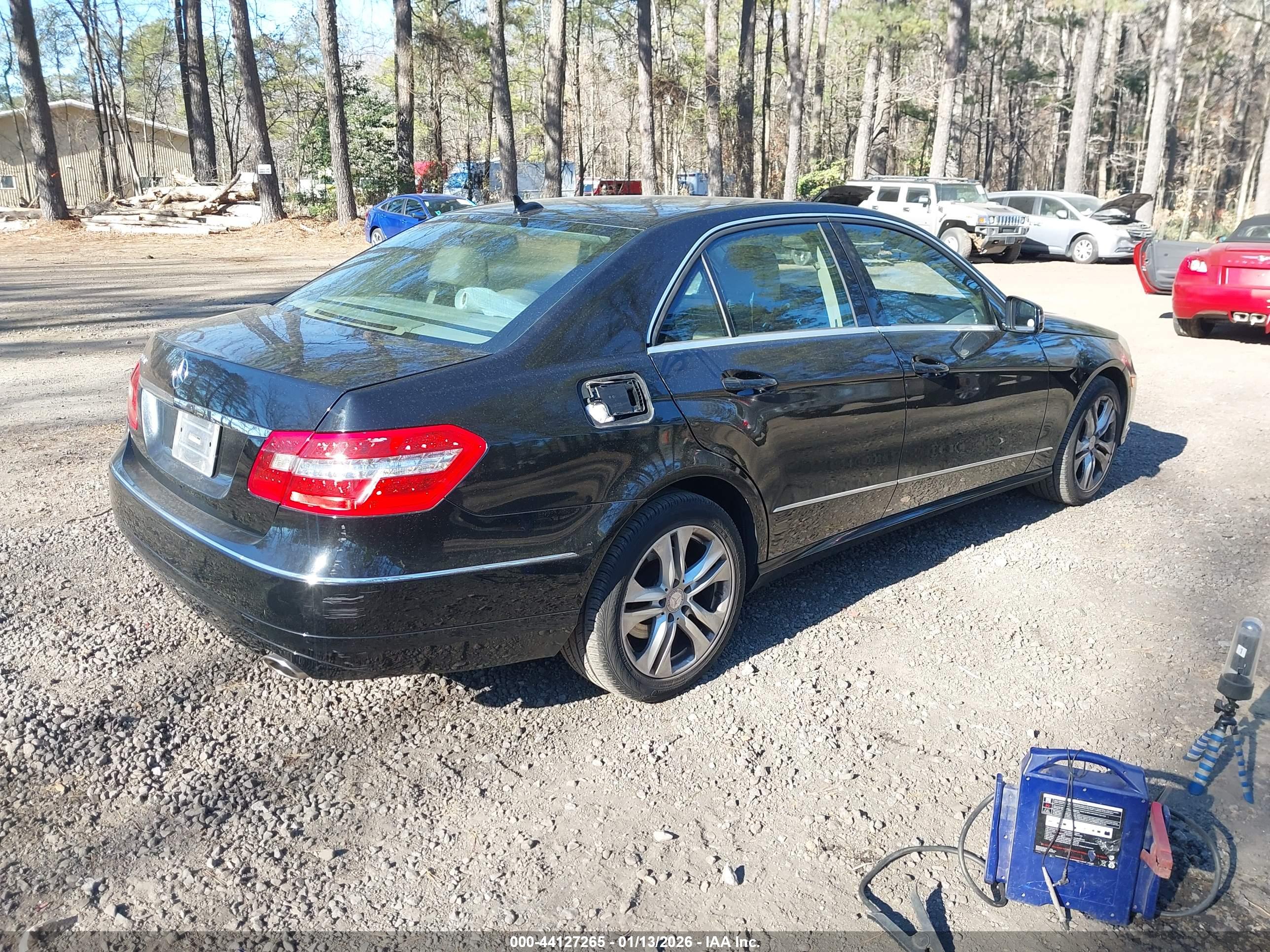 MERCEDES-BENZ E image 4