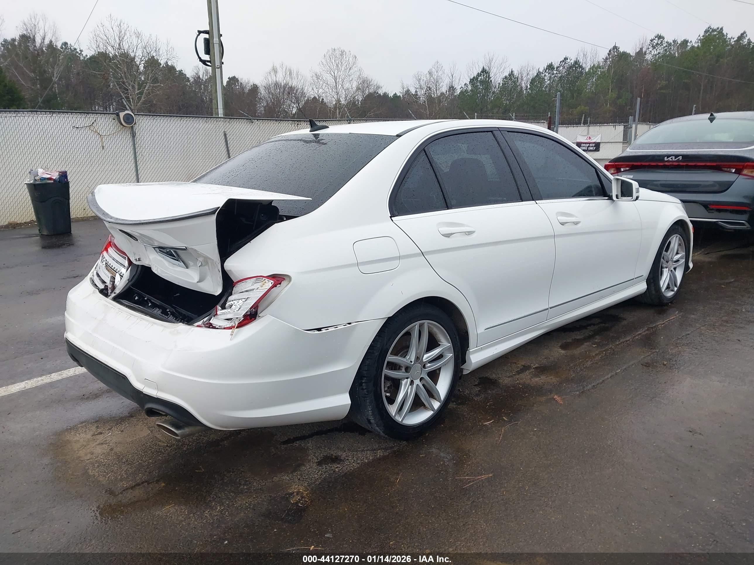 MERCEDES-BENZ C image 4