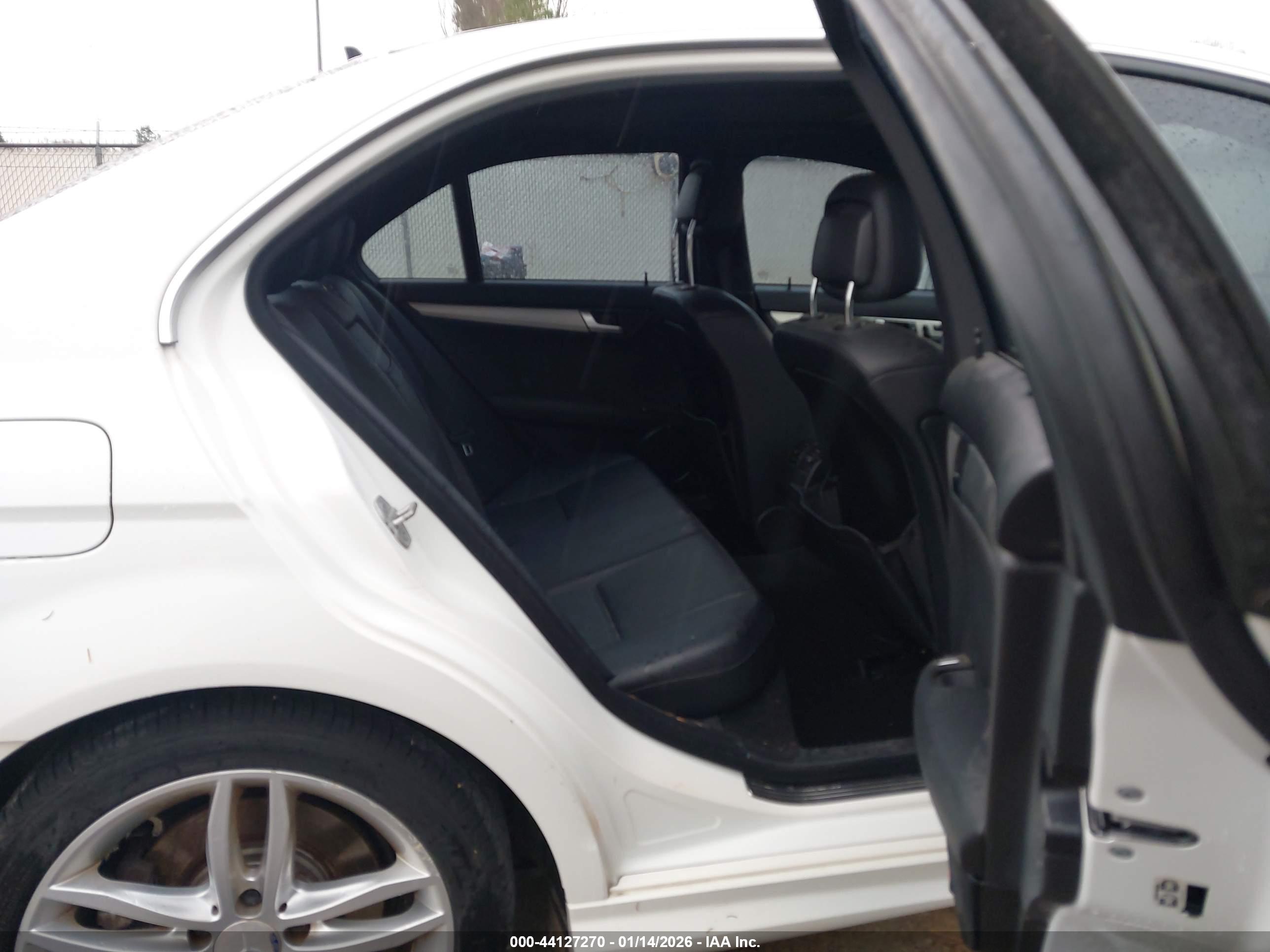 MERCEDES-BENZ C image 8