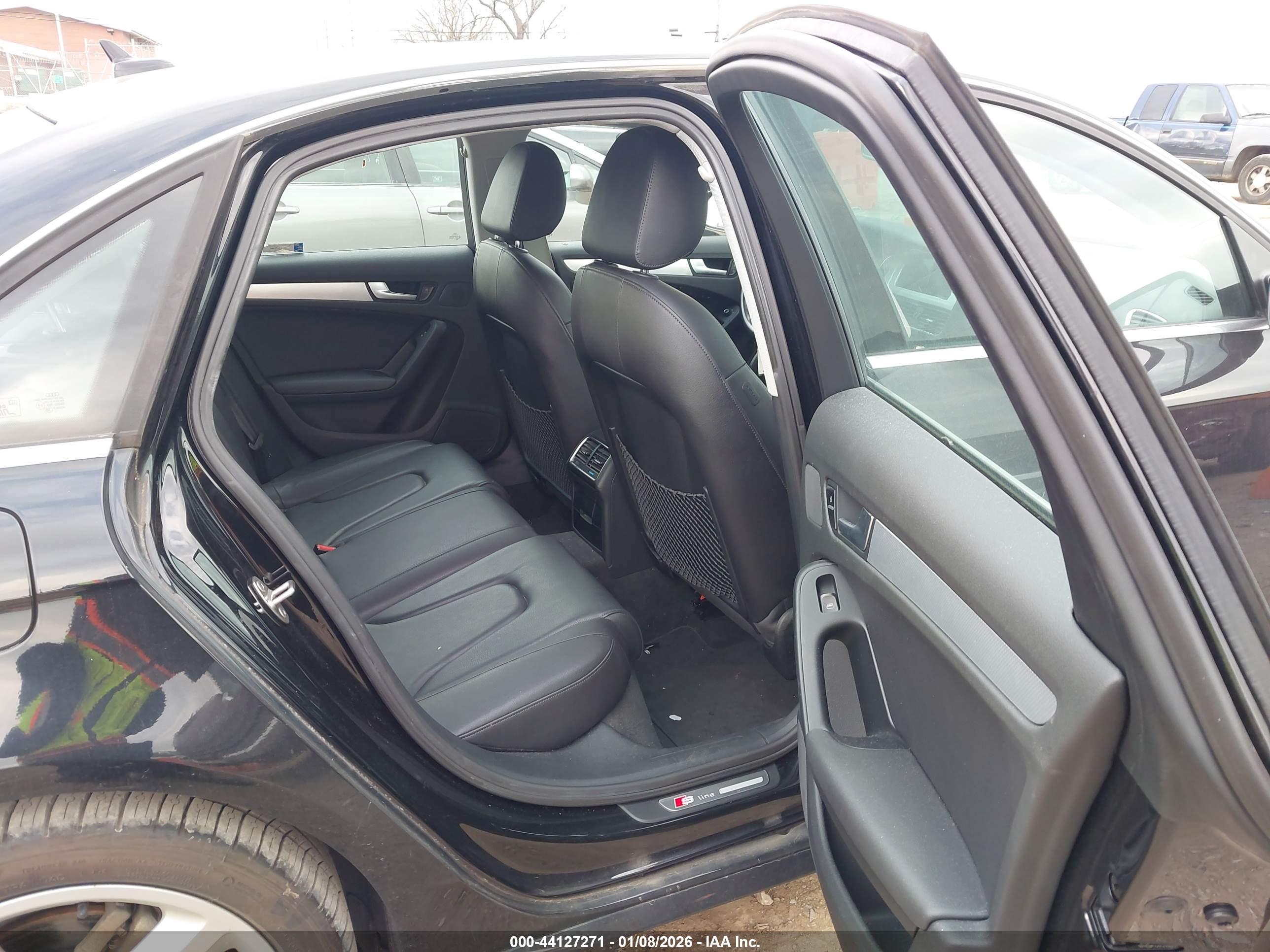 AUDI A4 image 8