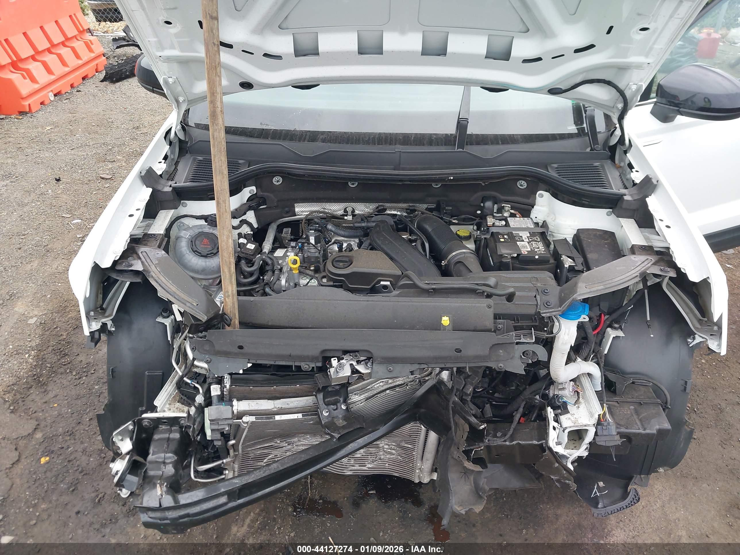 VOLKSWAGEN TAOS image 10