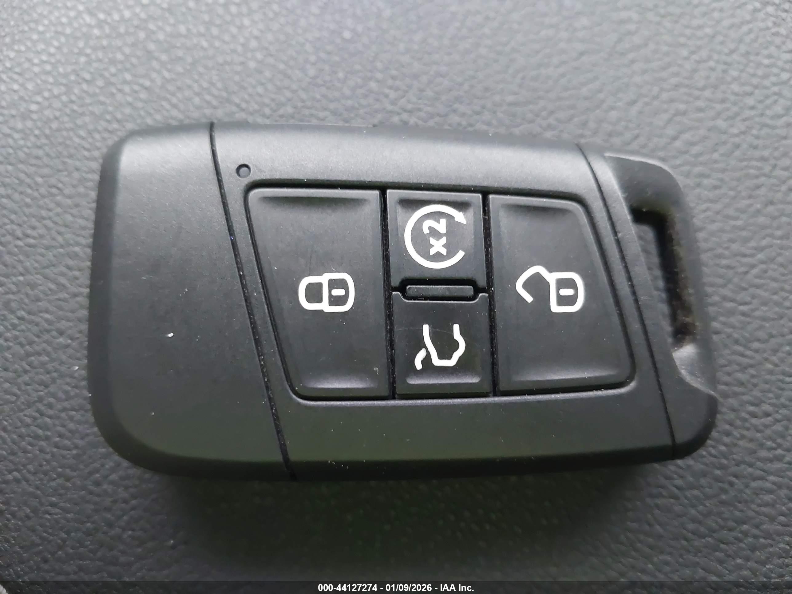 VOLKSWAGEN TAOS image 11