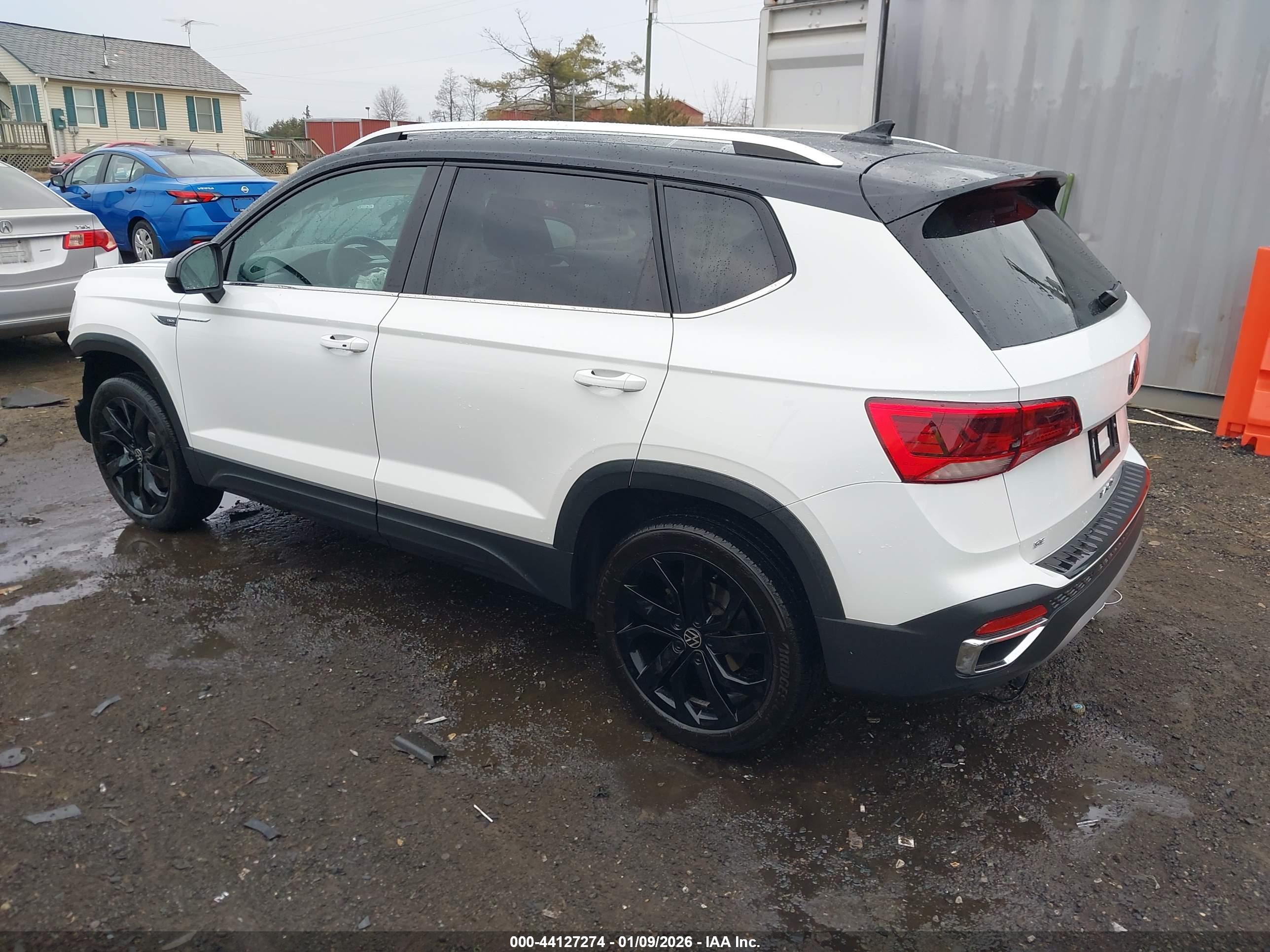 VOLKSWAGEN TAOS image 3