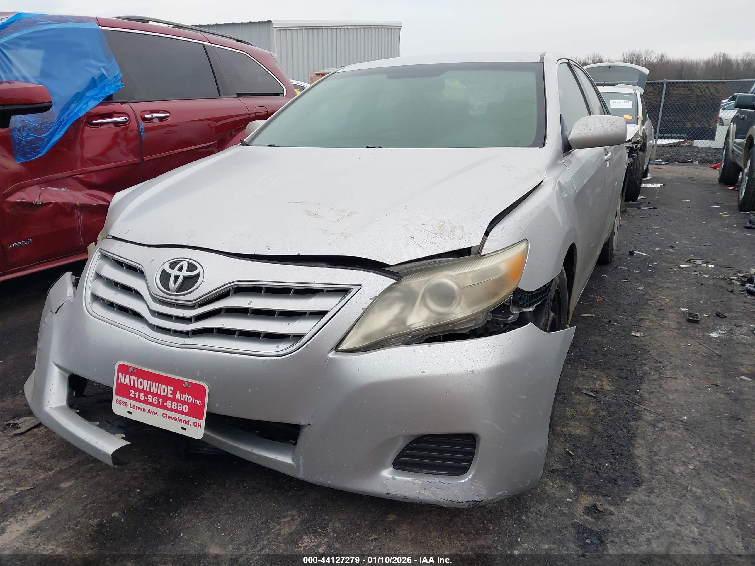 TOYOTA CAMRY image 2