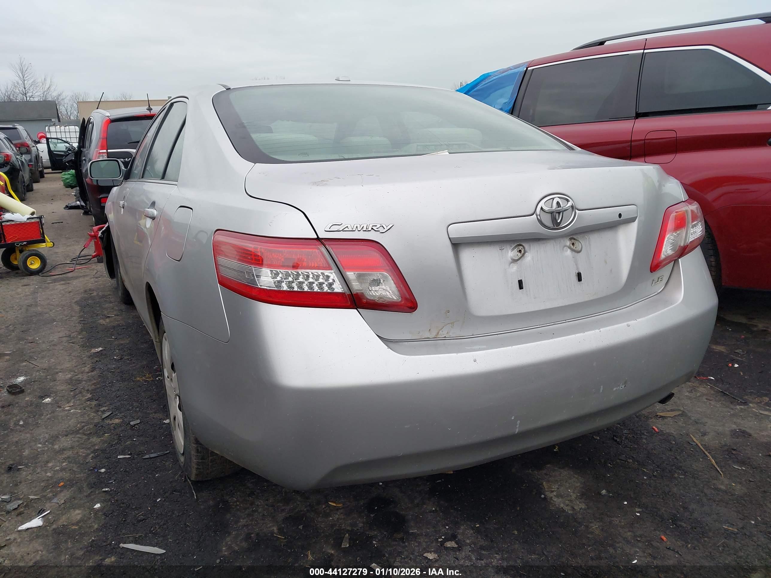 TOYOTA CAMRY image 3