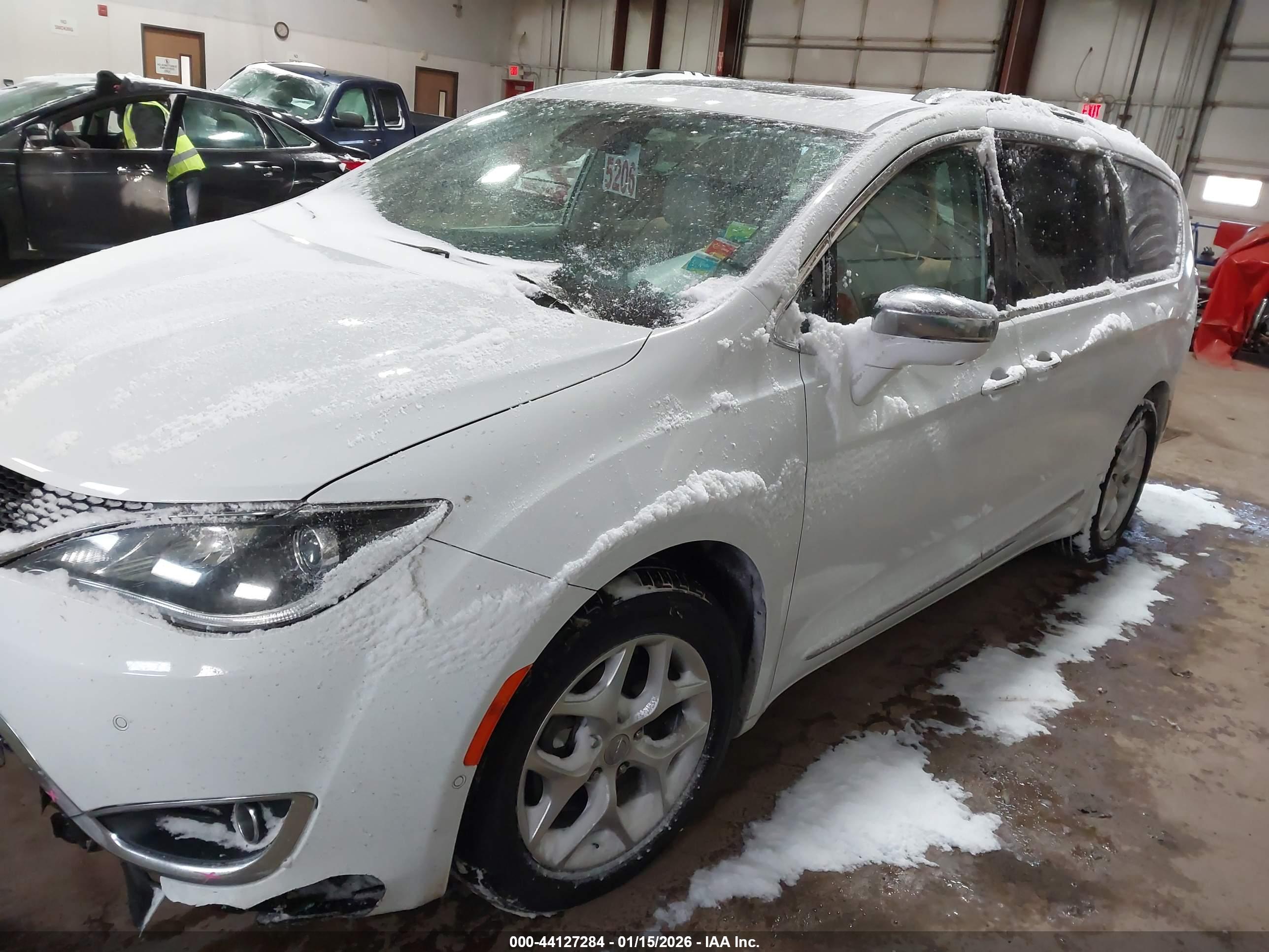 CHRYSLER PACIFICA image 2