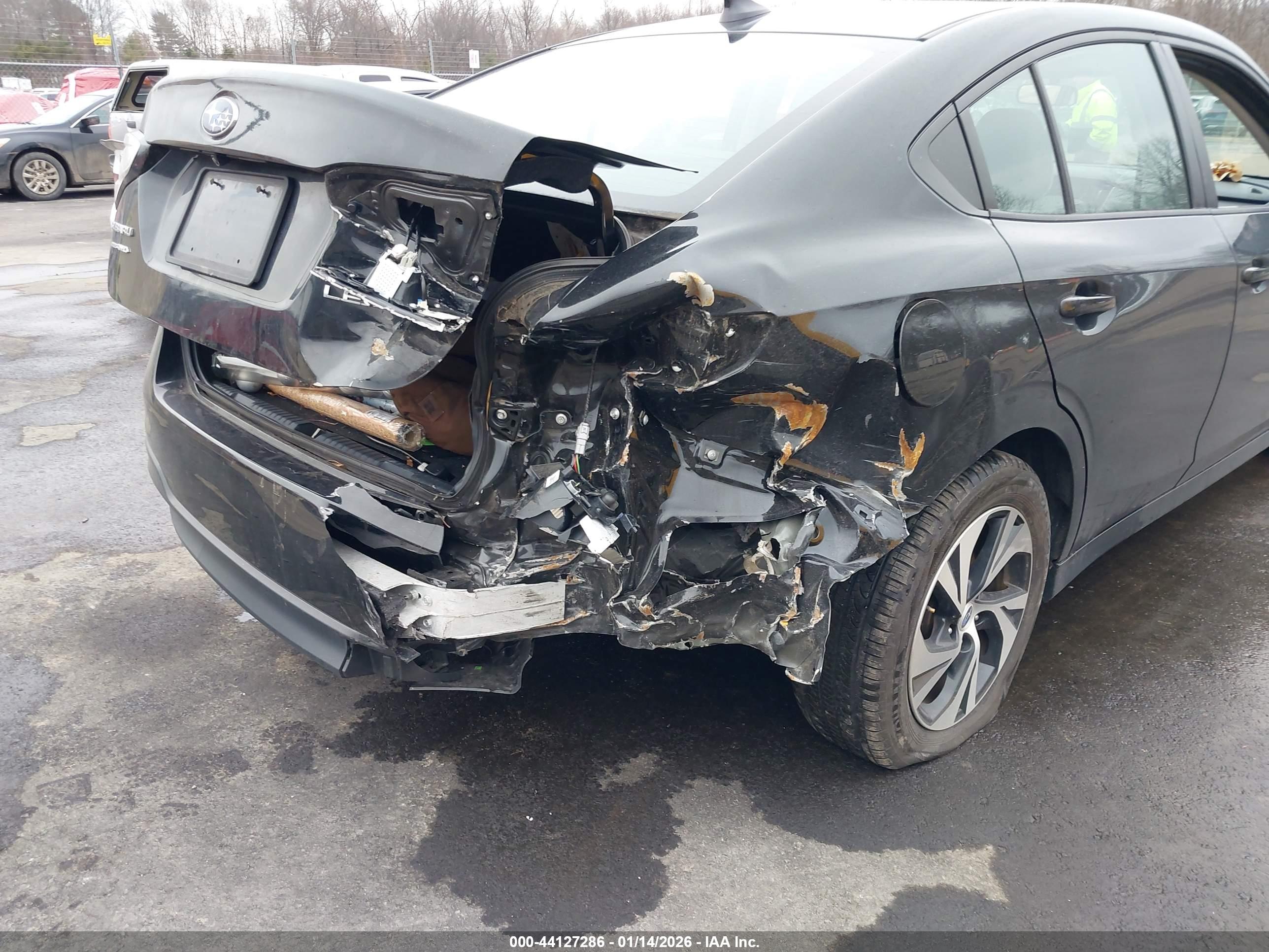 SUBARU LEGACY image 6