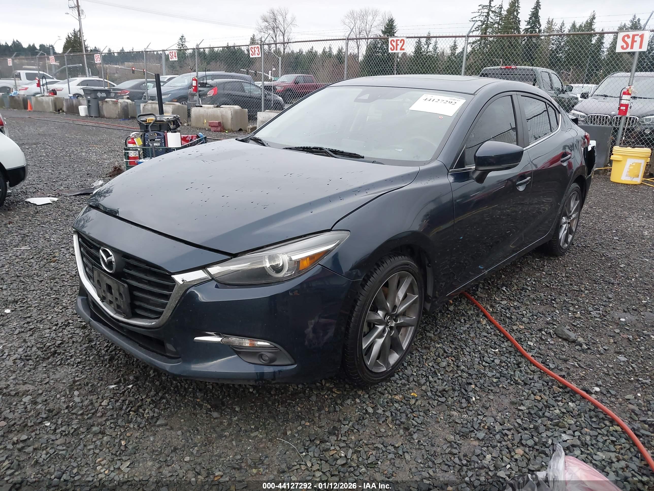 MAZDA MAZDA3 image 2
