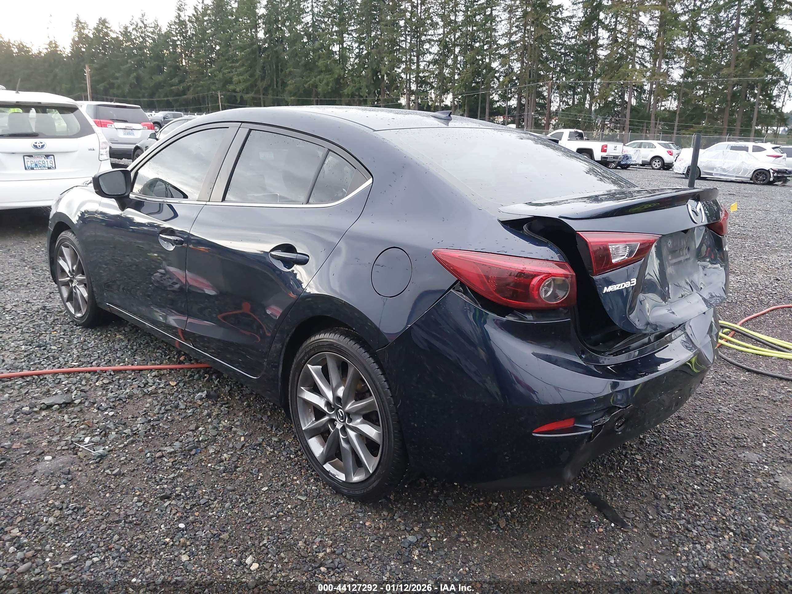 MAZDA MAZDA3 image 3
