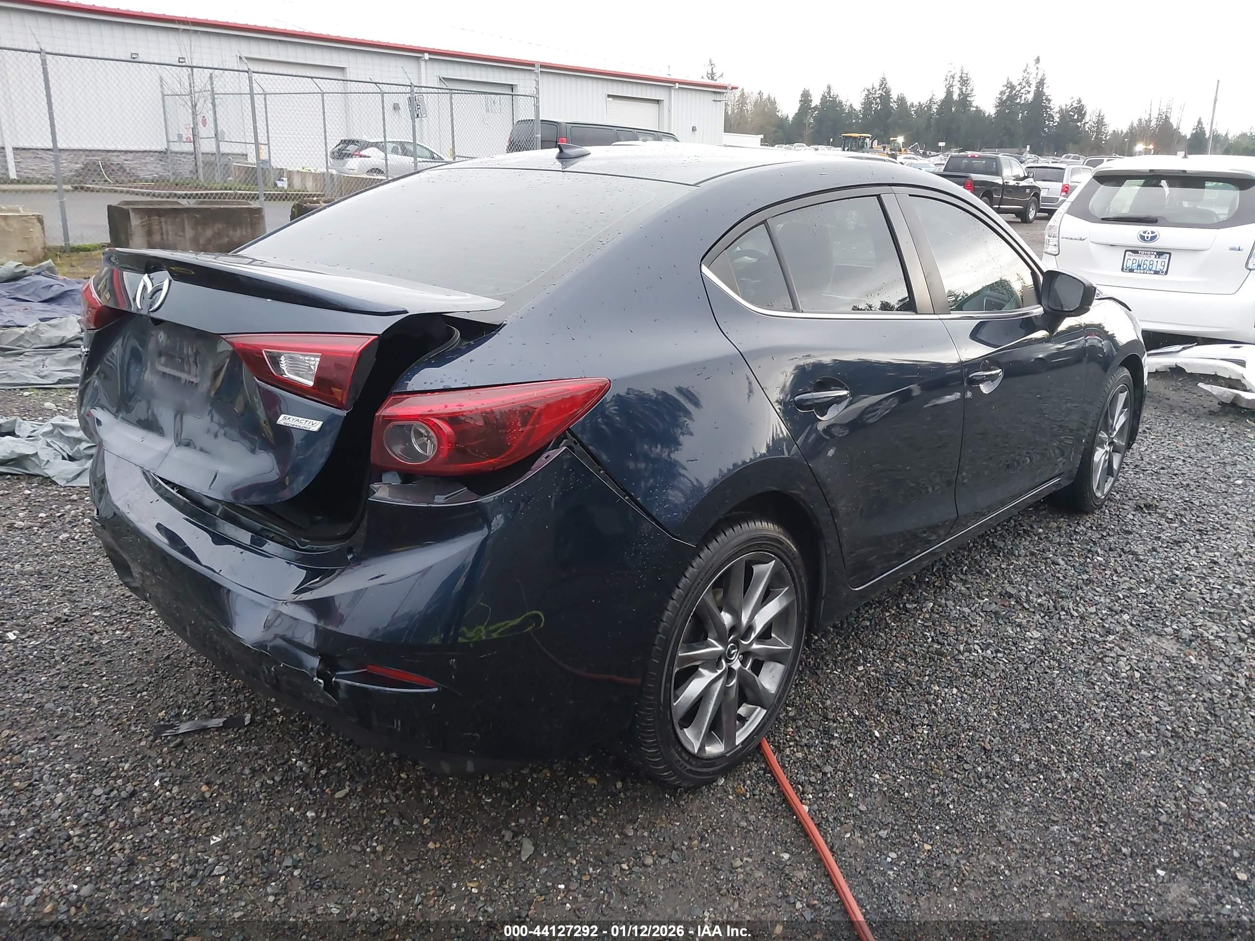 MAZDA MAZDA3 image 4