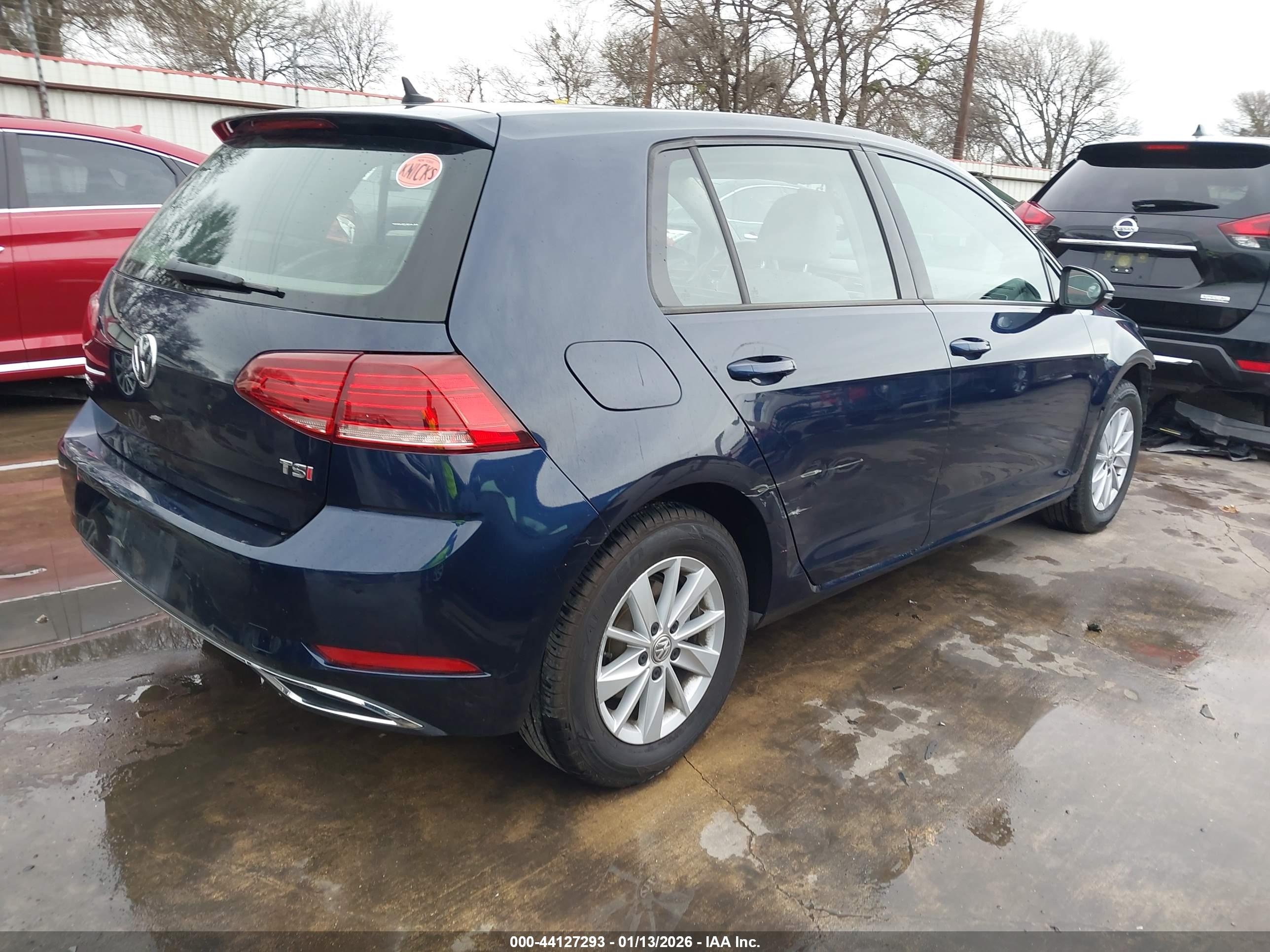VOLKSWAGEN GOLF image 4
