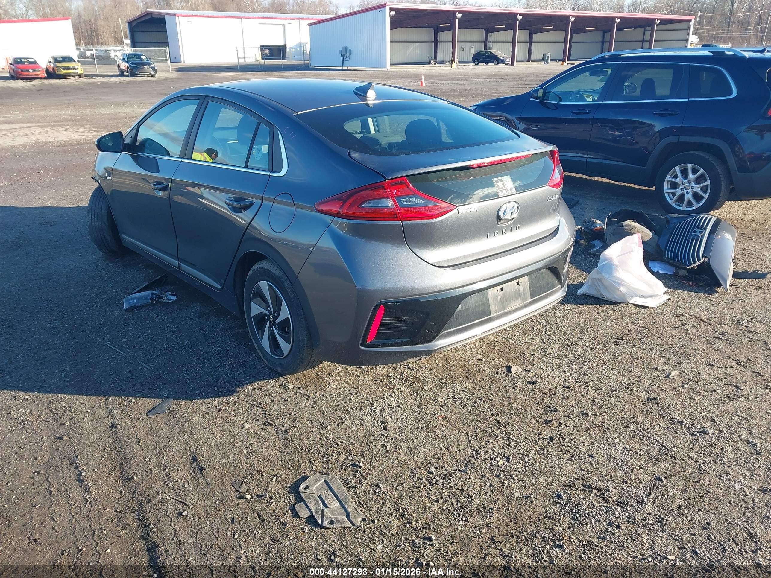 HYUNDAI IONIQ image 3