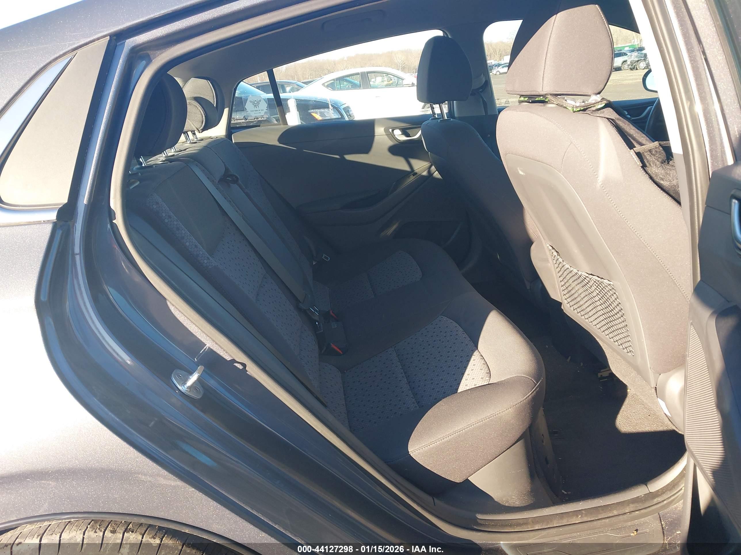 HYUNDAI IONIQ image 8