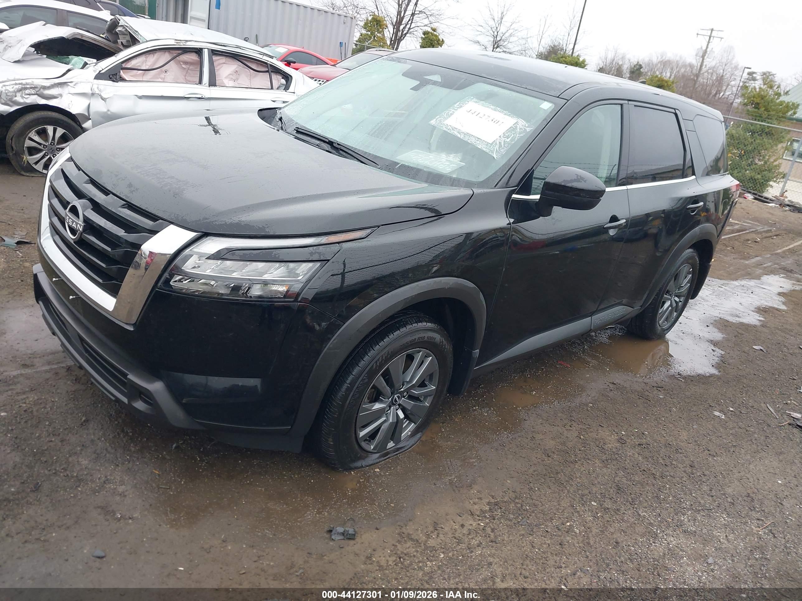 NISSAN PATHFINDER image 2