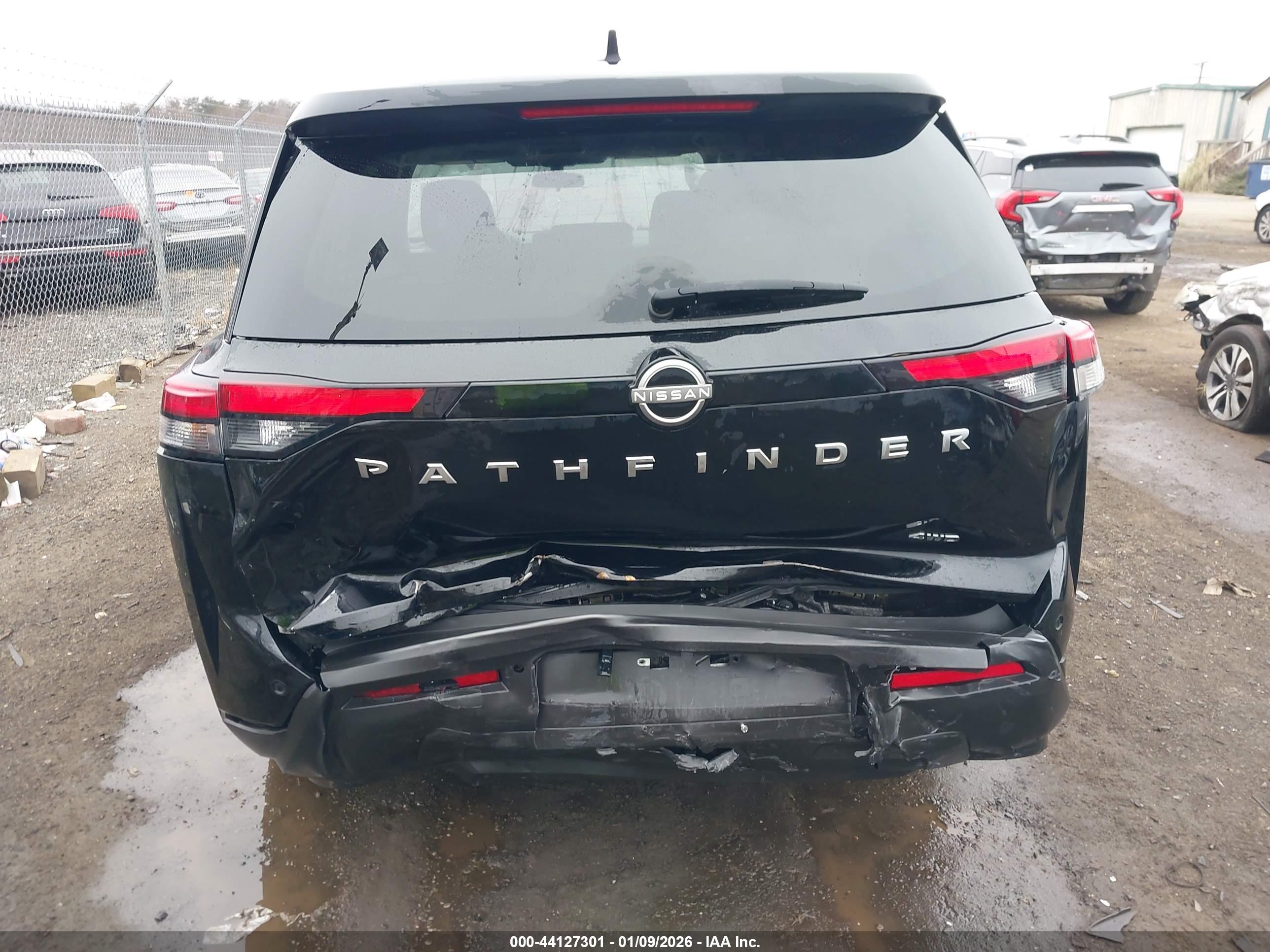 NISSAN PATHFINDER image 6