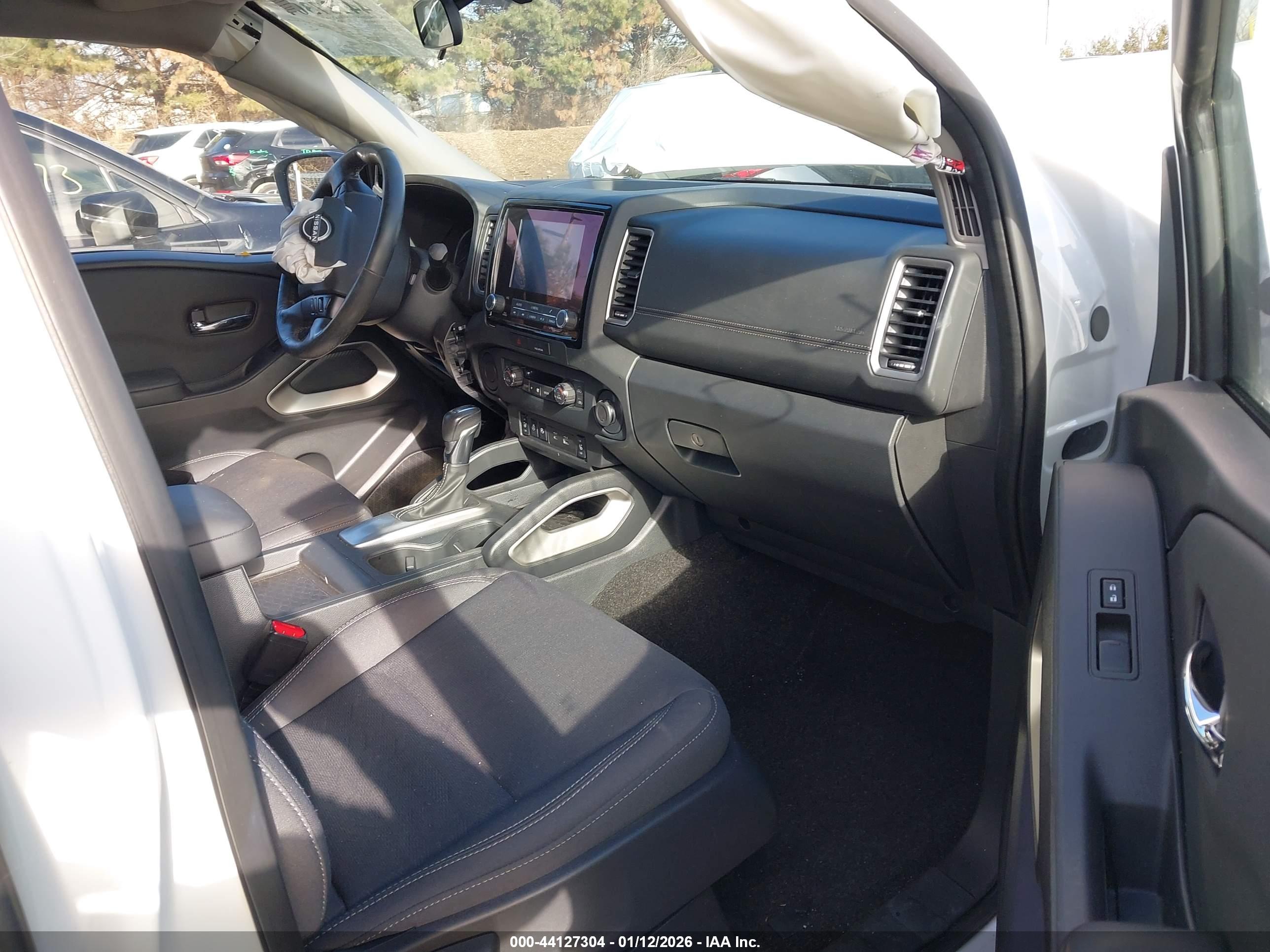 NISSAN FRONTIER image 5