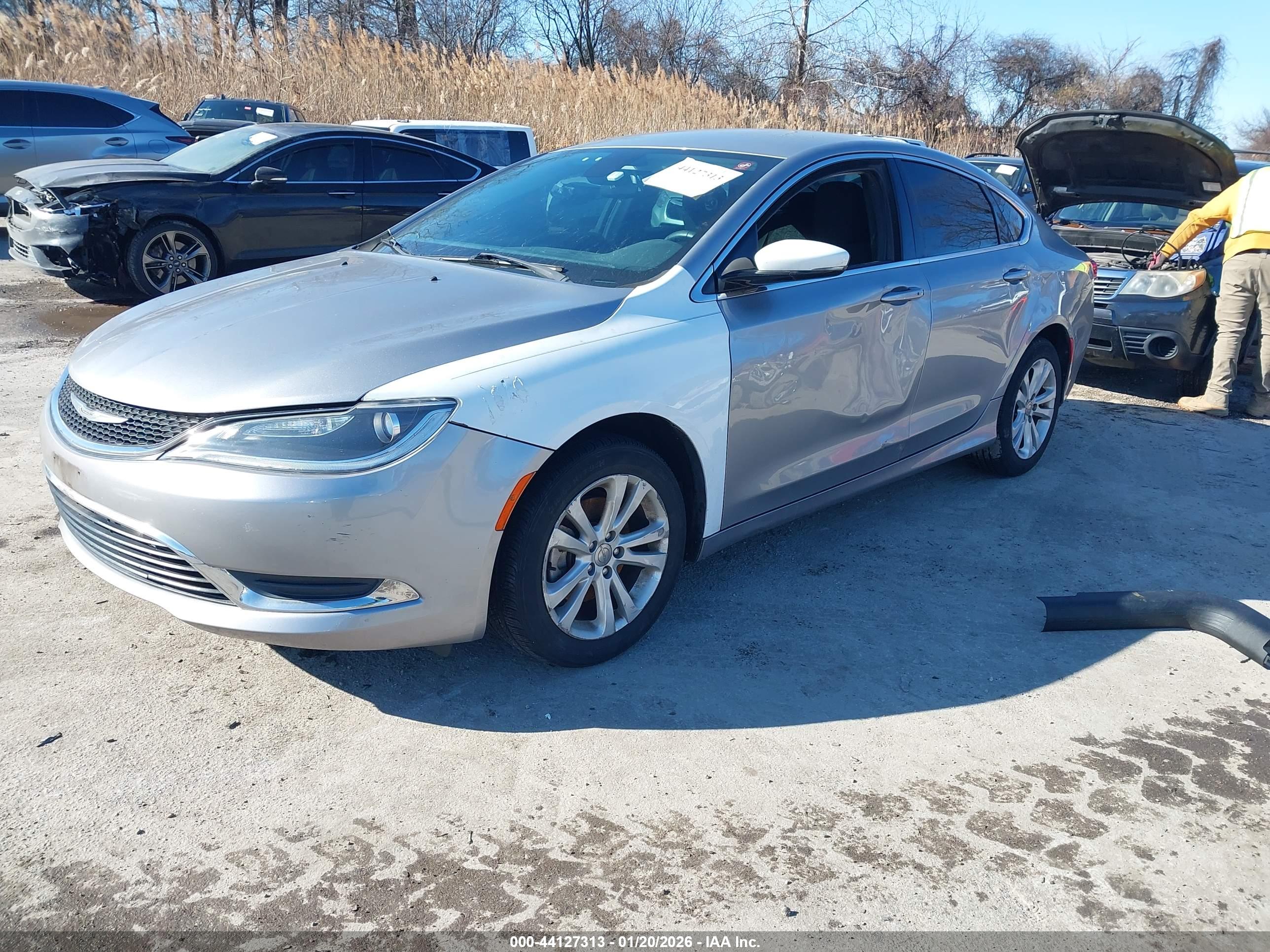 CHRYSLER 200 image 2