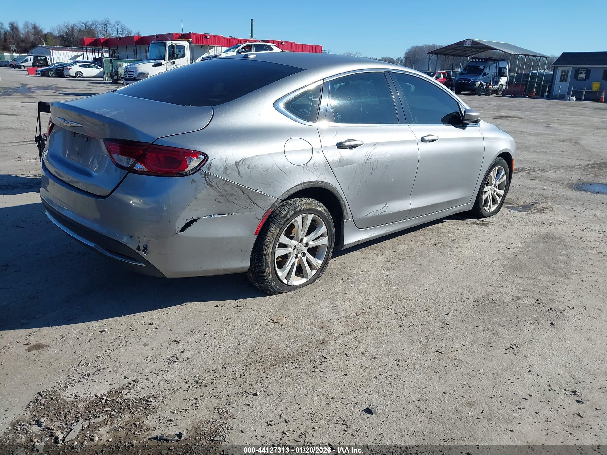 CHRYSLER 200 image 4