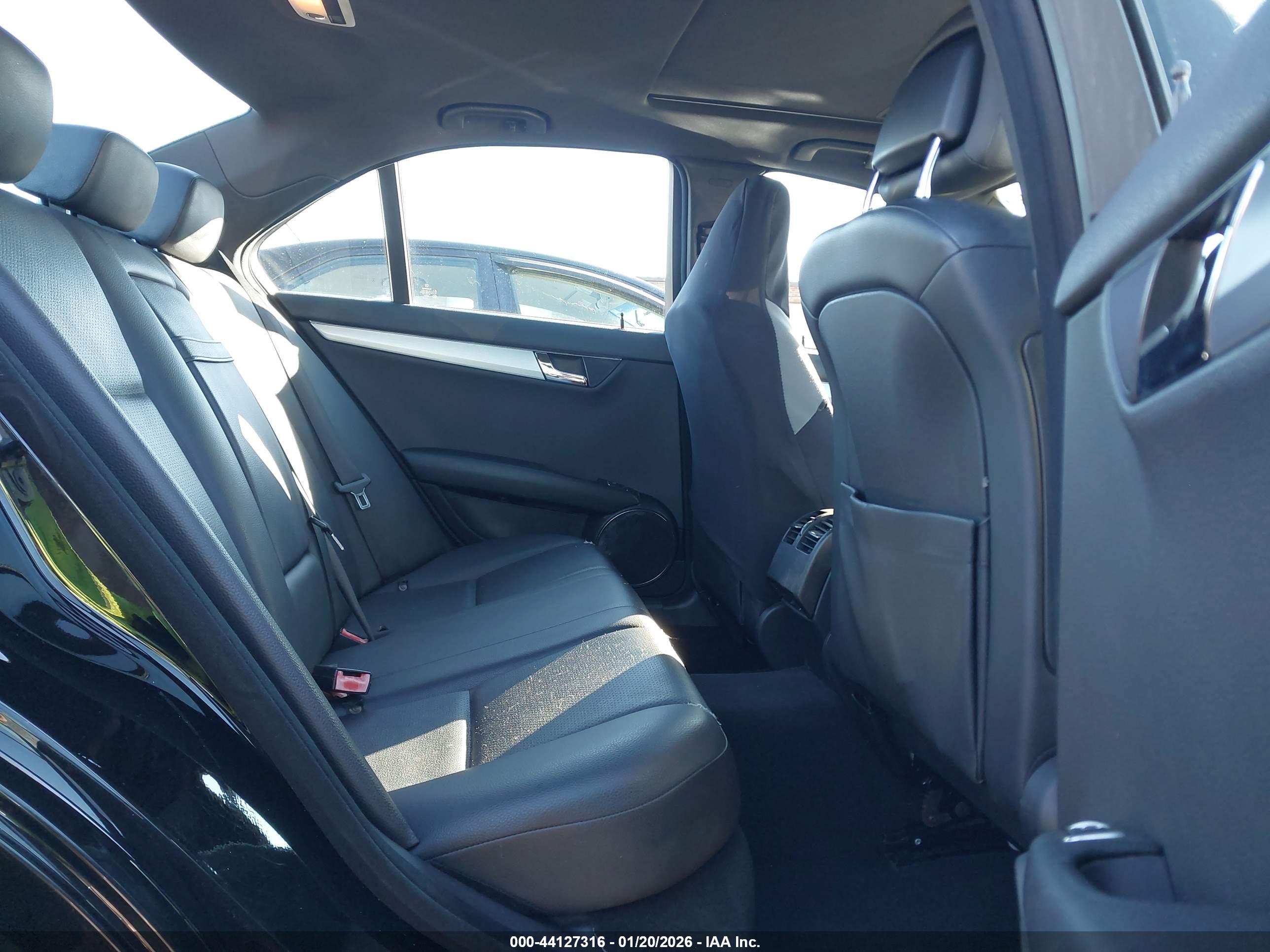 MERCEDES-BENZ C image 8